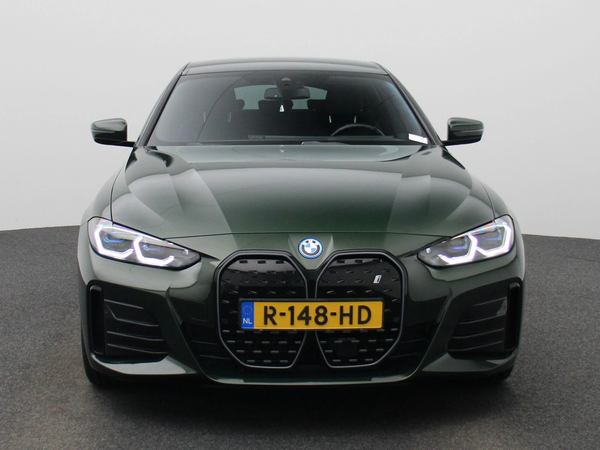 BMW-i4-image-2
