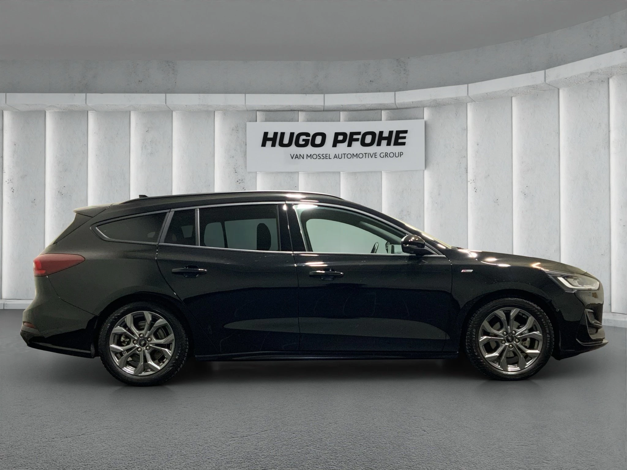 Ford Focus ST-Line X Turnier Aut.*AHK*ACC*HUD*KAM*NAVI*WINTER-PKT.