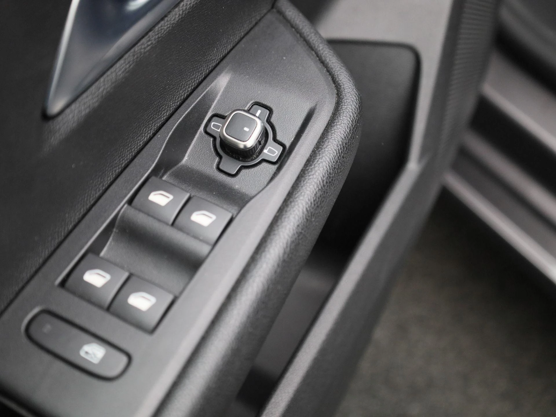 Opel-Astra-image-24
