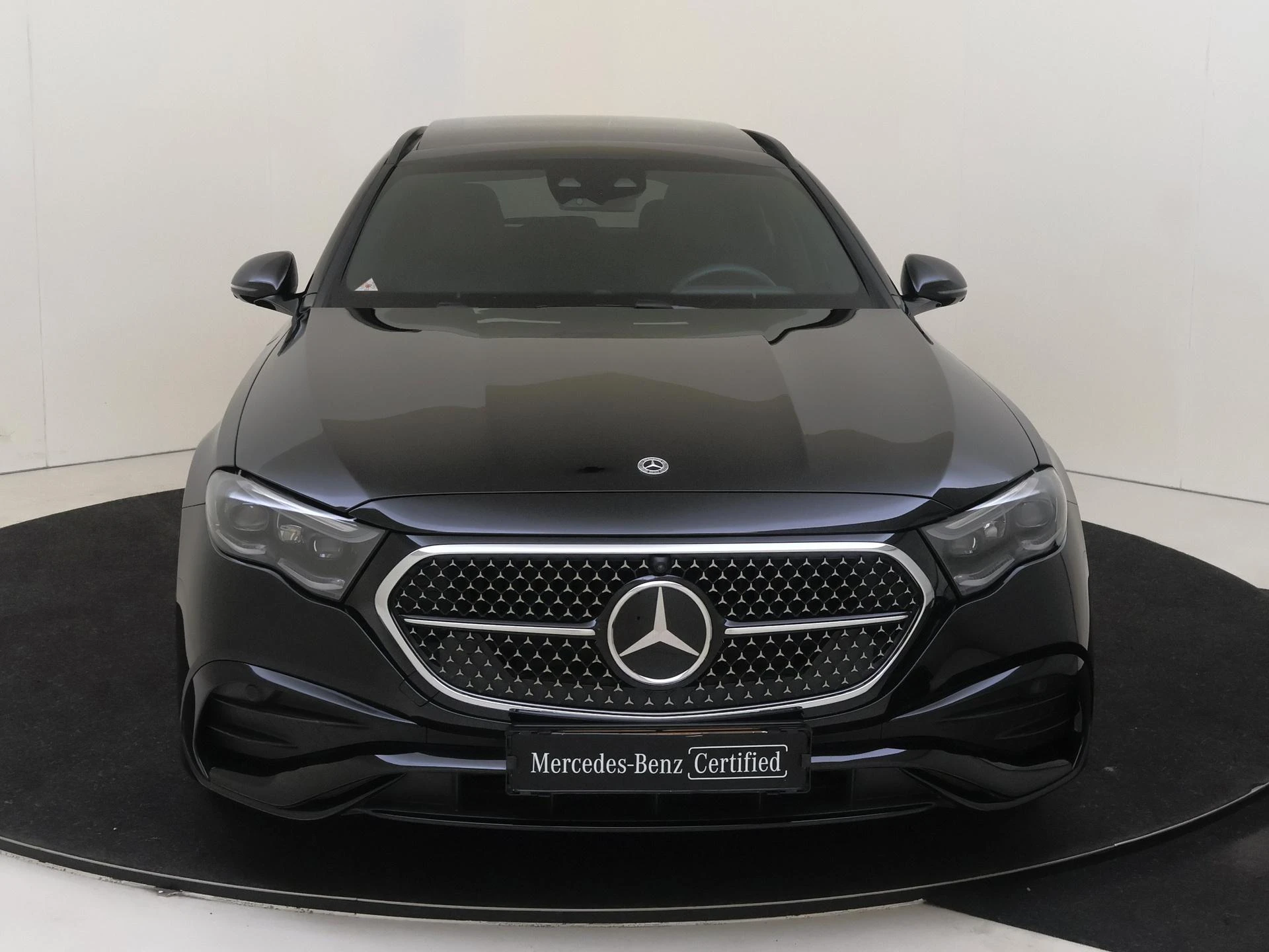 Mercedes-Benz-E-Klasse-image-5