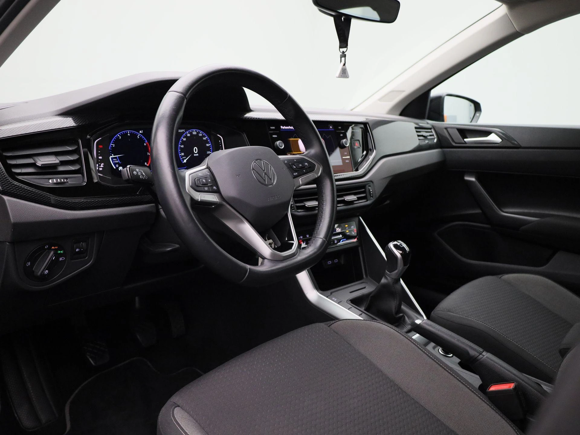 Volkswagen-Polo-image-28