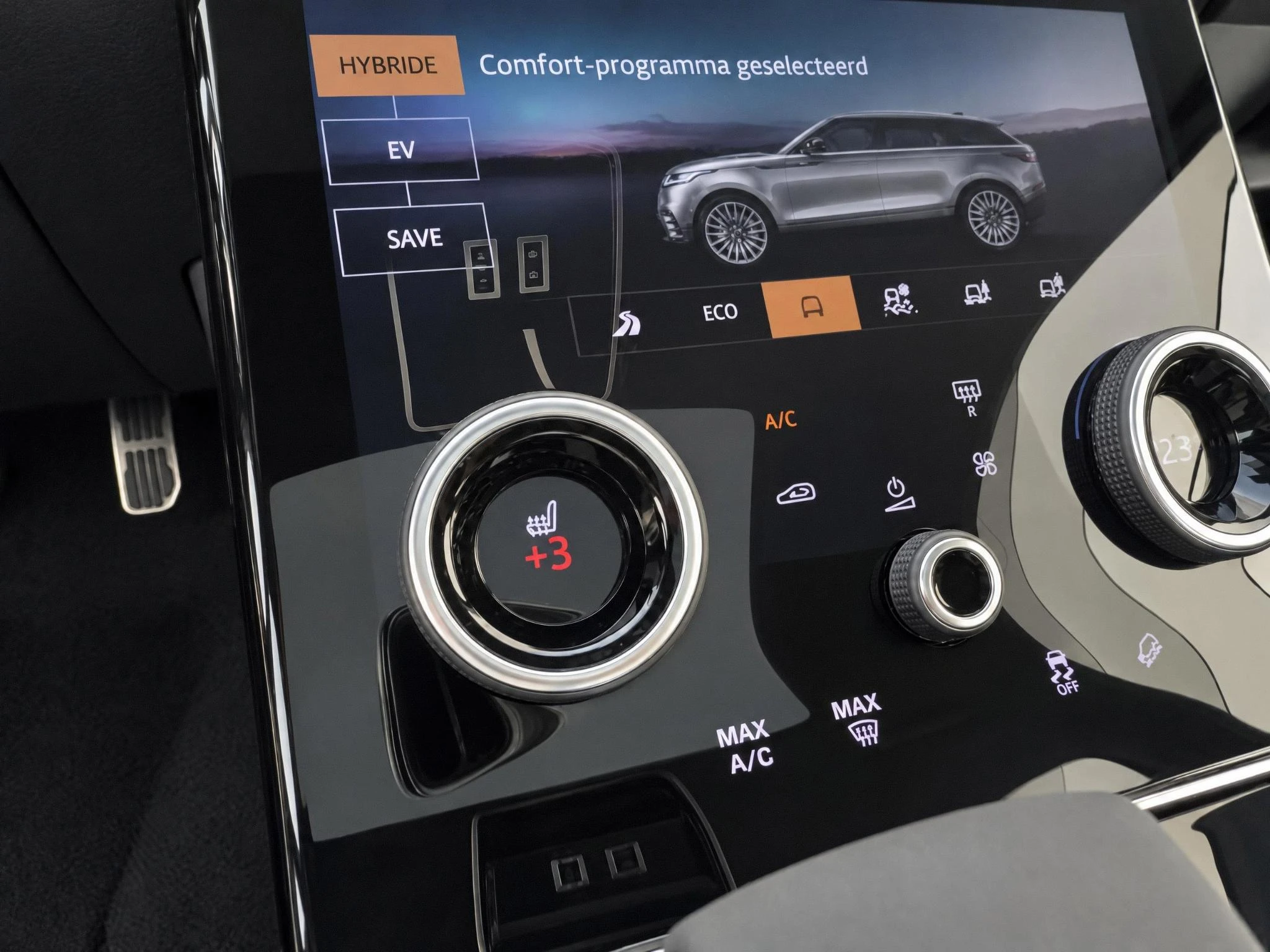 Land Rover-Range Rover Velar-image-17