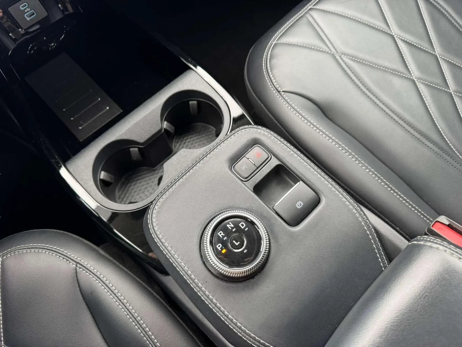 Ford-Mustang Mach-E-image-18