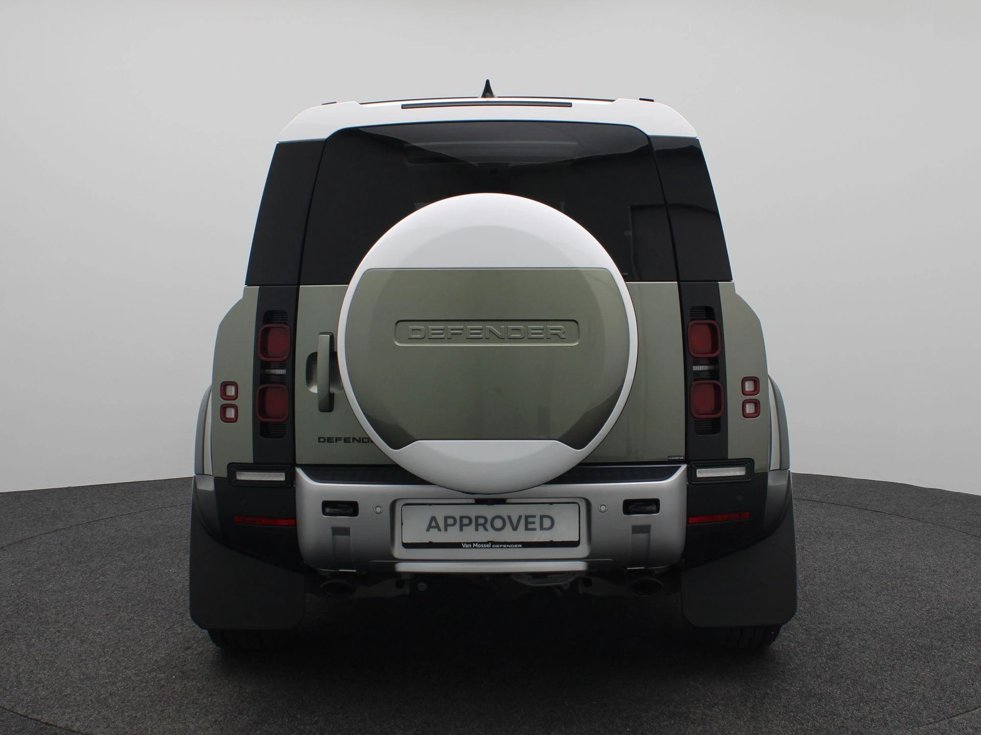 Land Rover-Defender-image-5