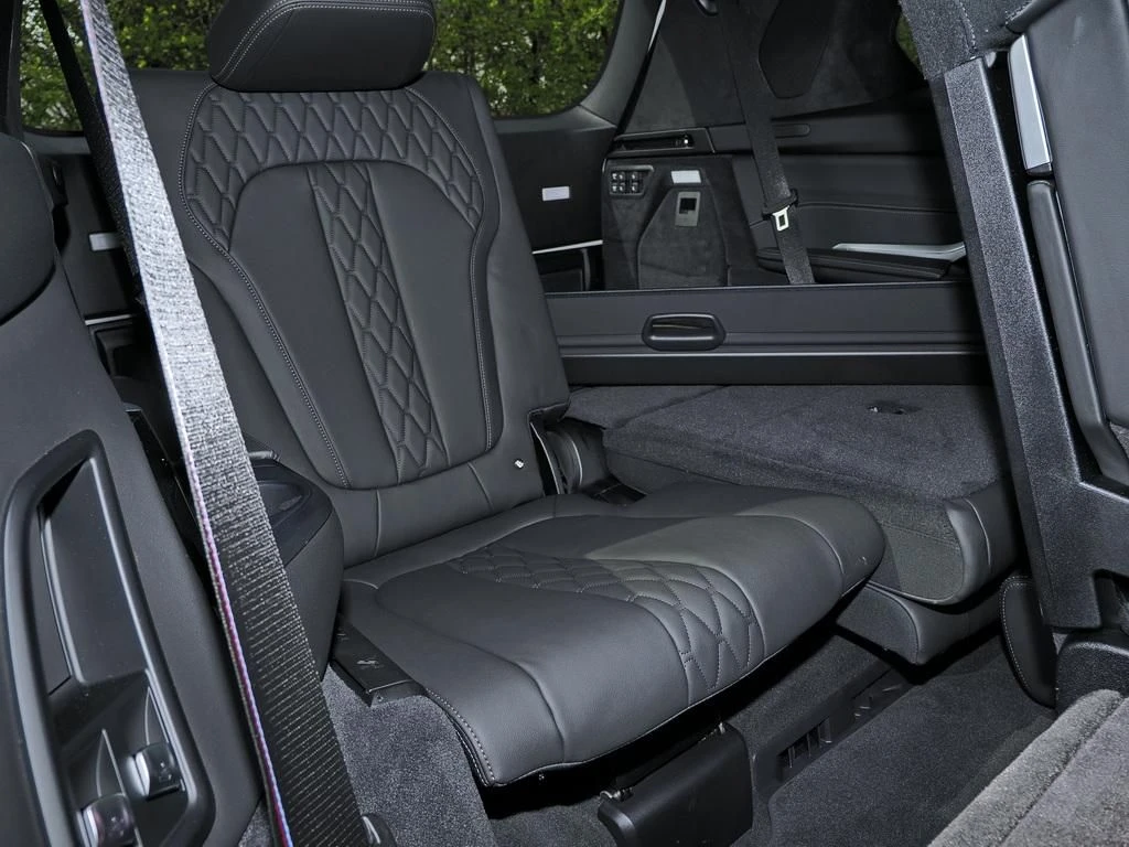 BMW-X7-image-12