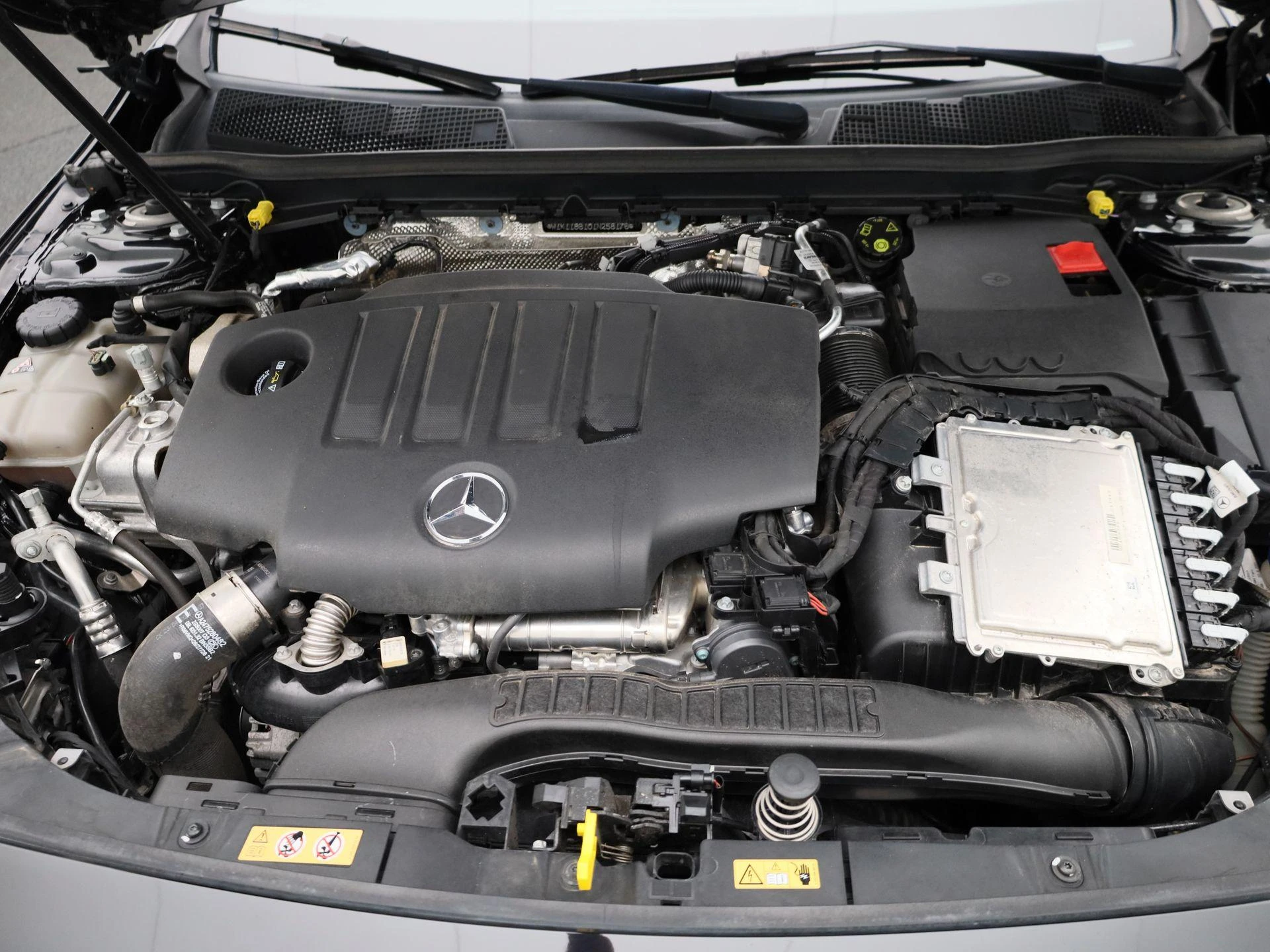 Mercedes-Benz-CLA-image-36