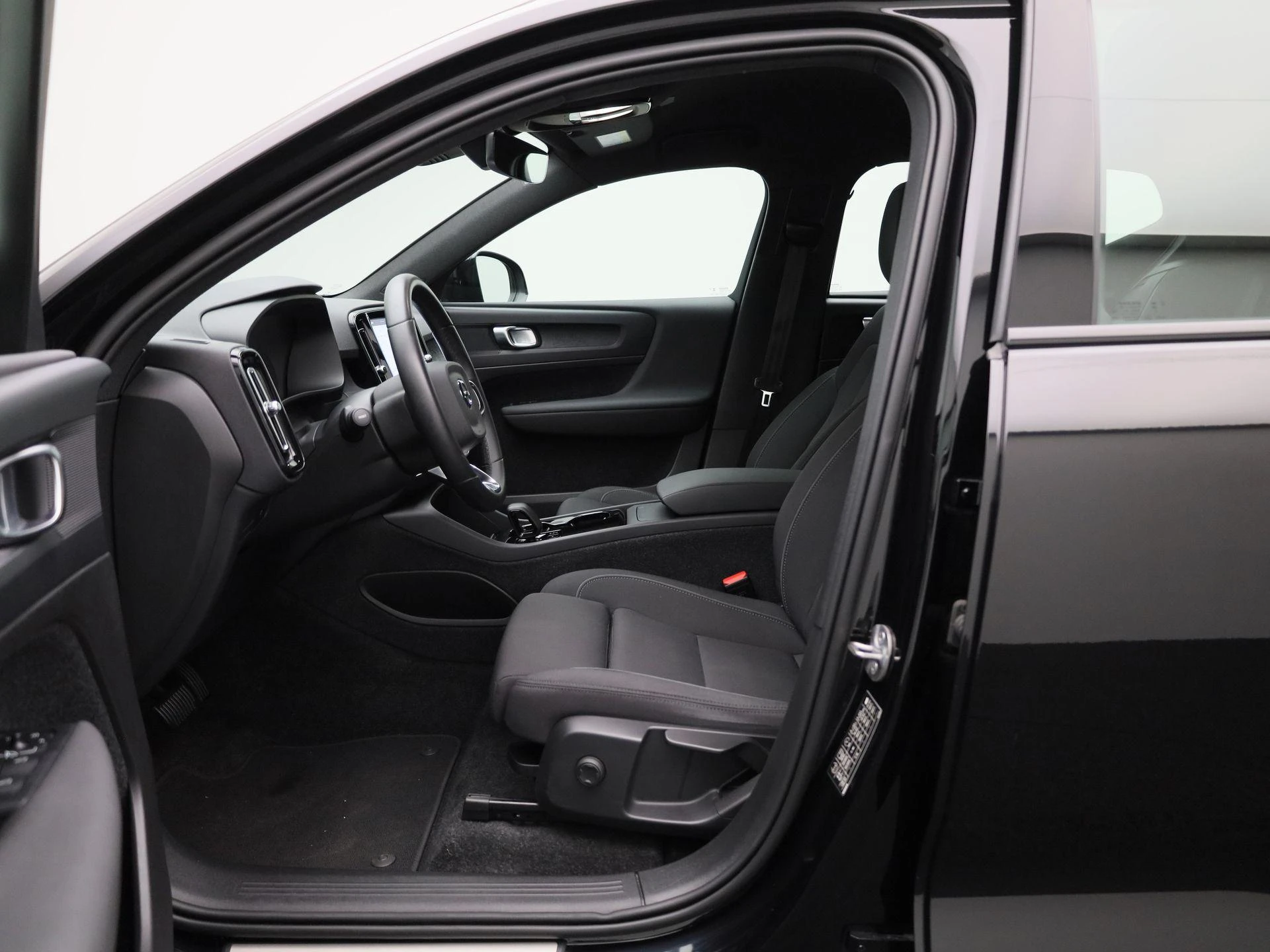 Volvo-XC40-image-8