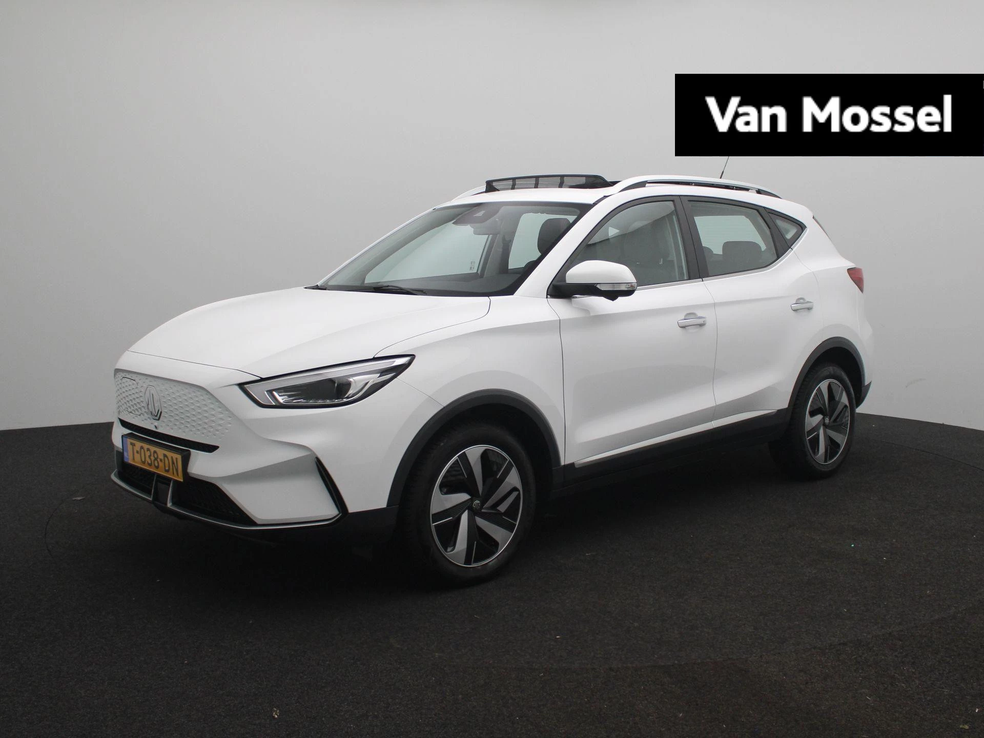 MG-ZS EV-image-0