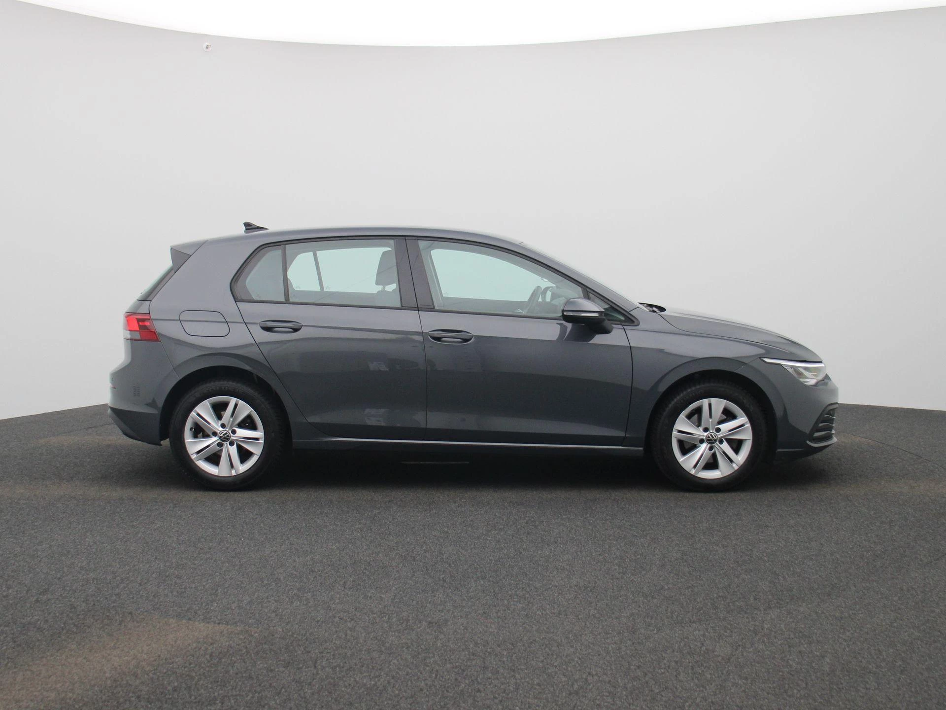 Volkswagen-Golf-image-5