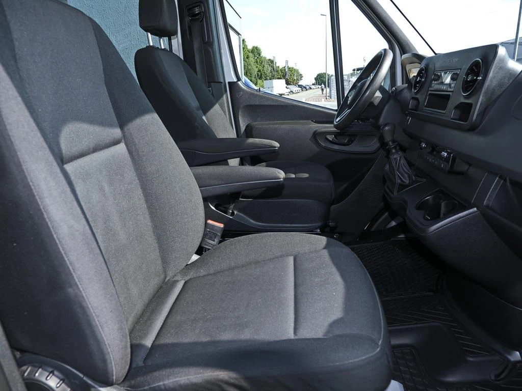 Mercedes-Benz-Sprinter 317-image-12