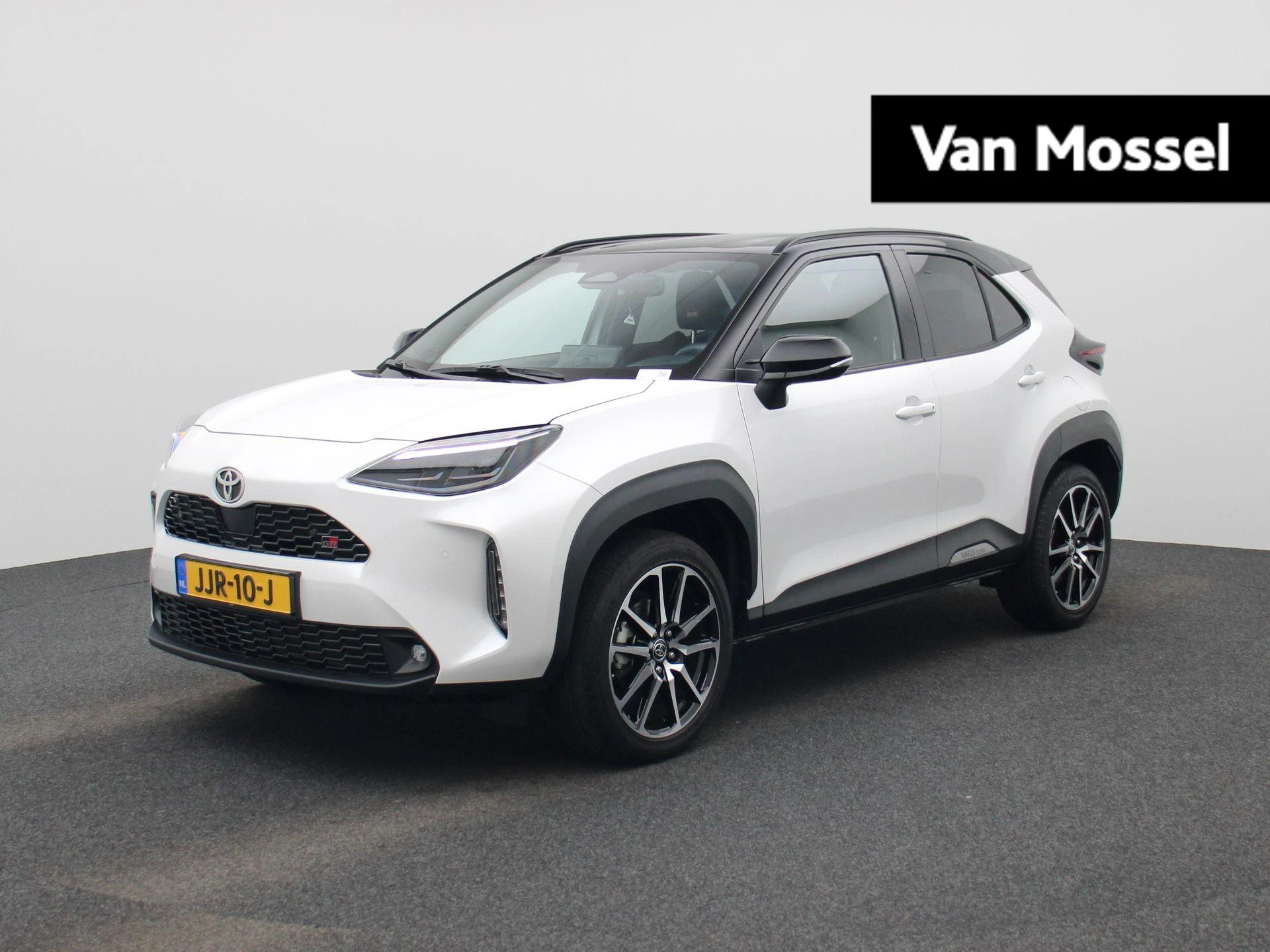 Toyota-Yaris Cross-image-0
