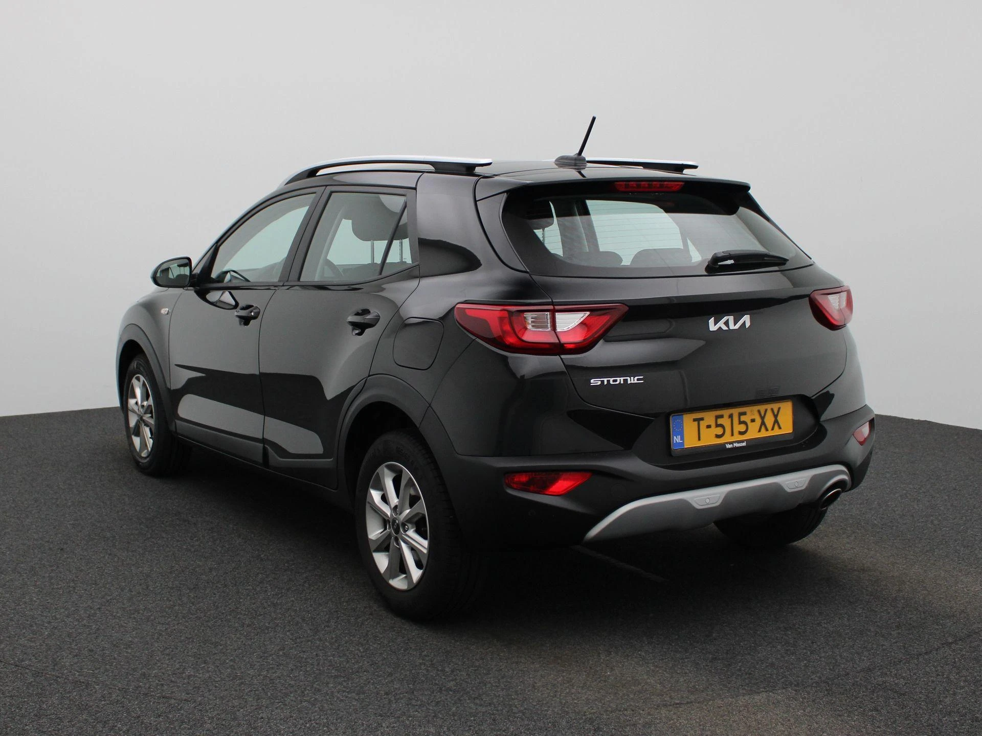 Kia-Stonic-image-1