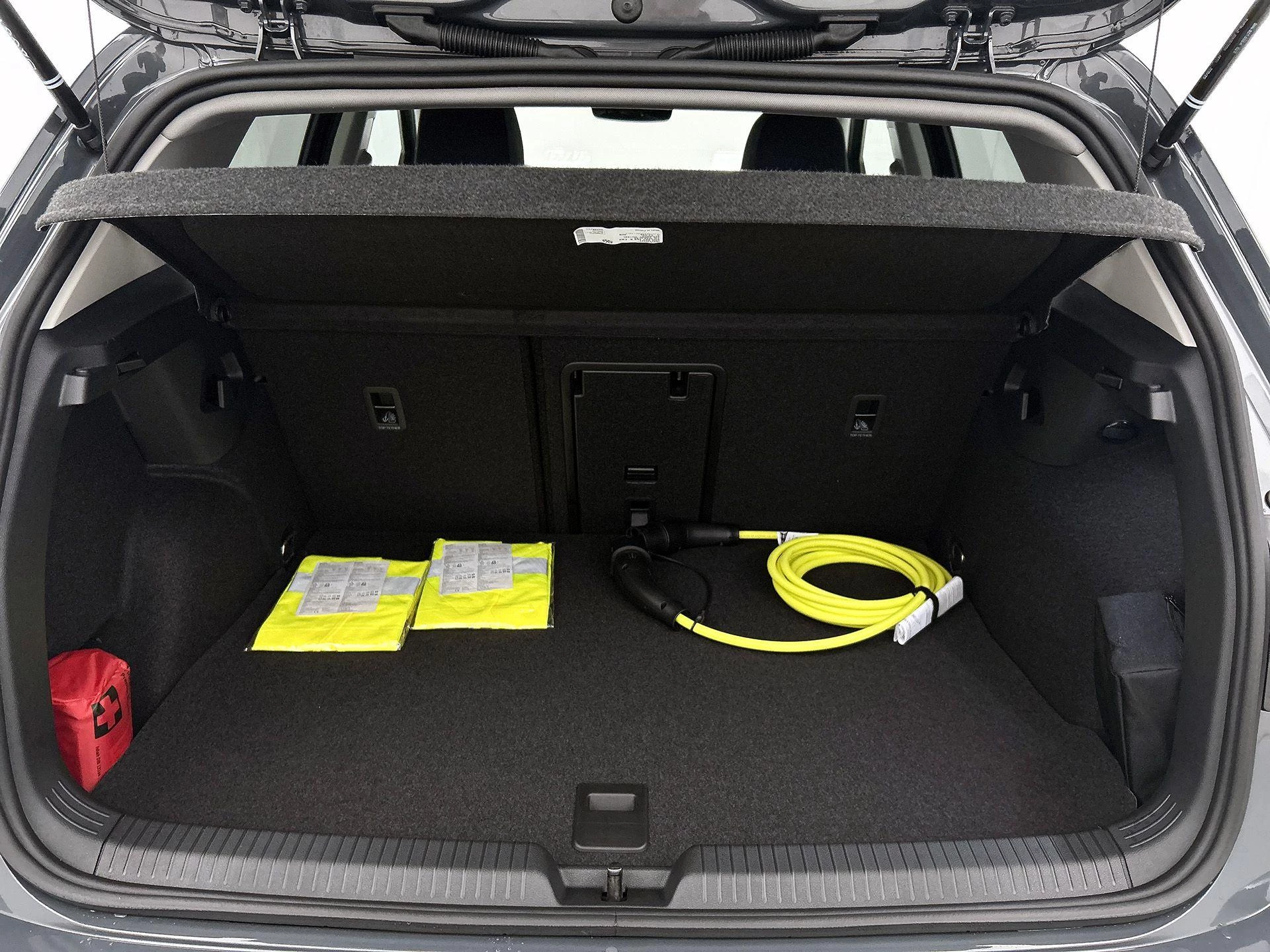 Volkswagen-Golf-image-35