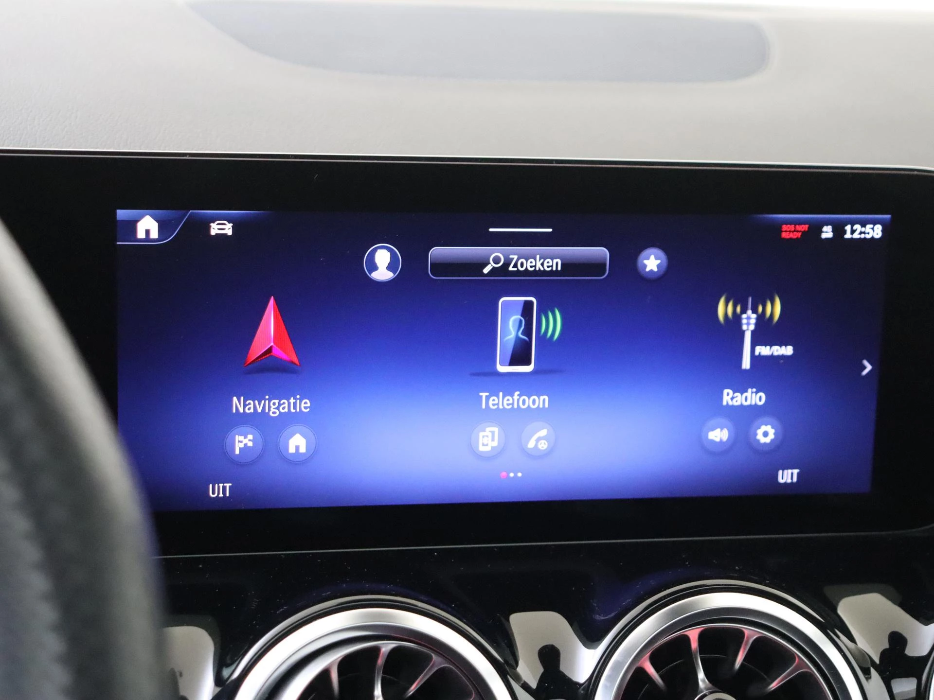 Mercedes-Benz-B-Klasse-image-18
