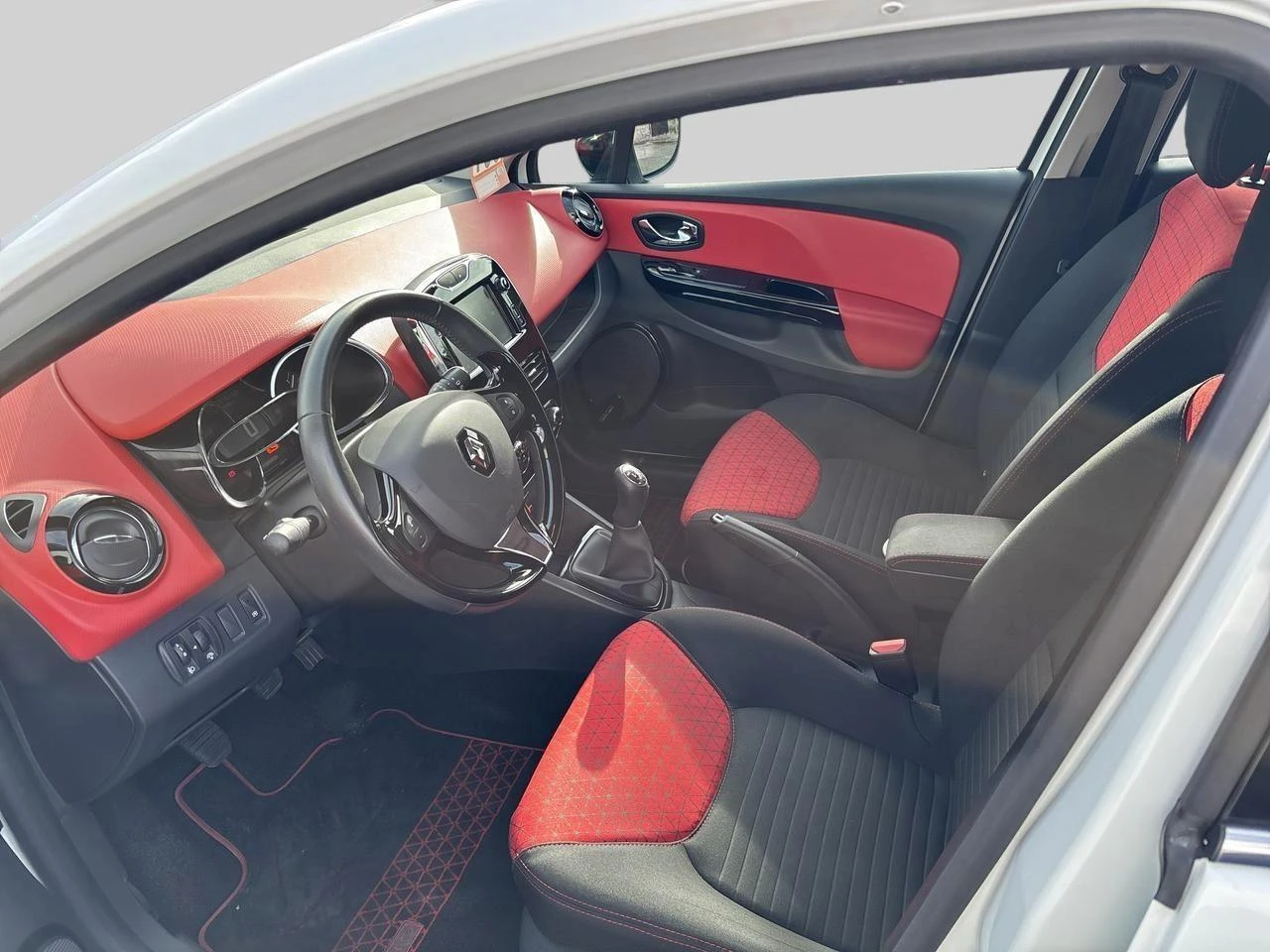 Renault-Clio-image-7