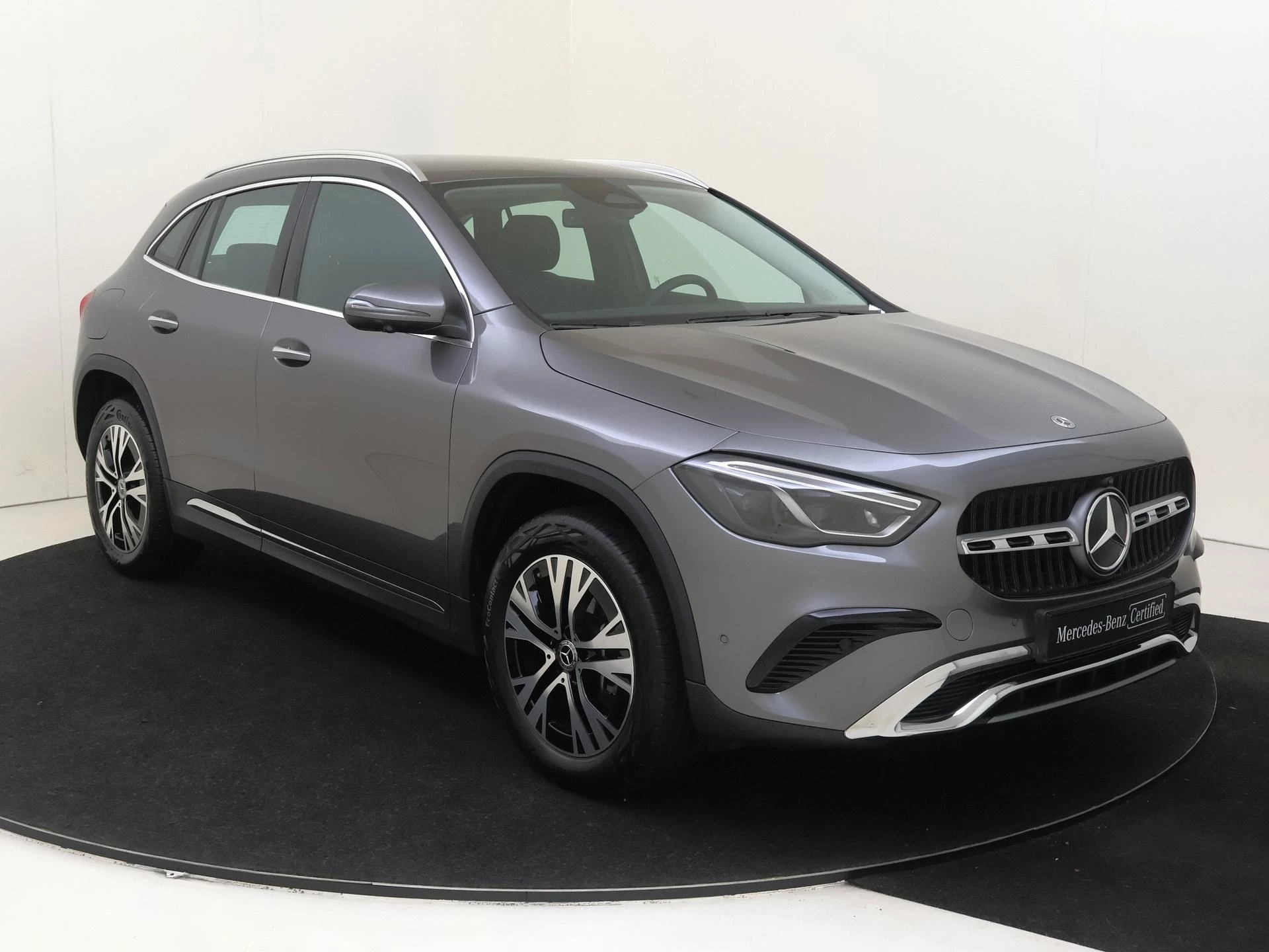 Mercedes-Benz-GLA-image-1