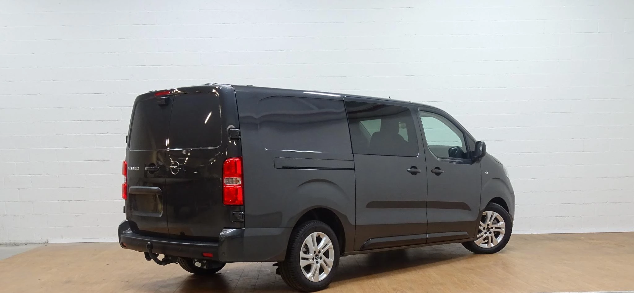 Opel Vivaro 2.0 BlueHDi 180 S&S EAT8 €6.4 DC L3H1