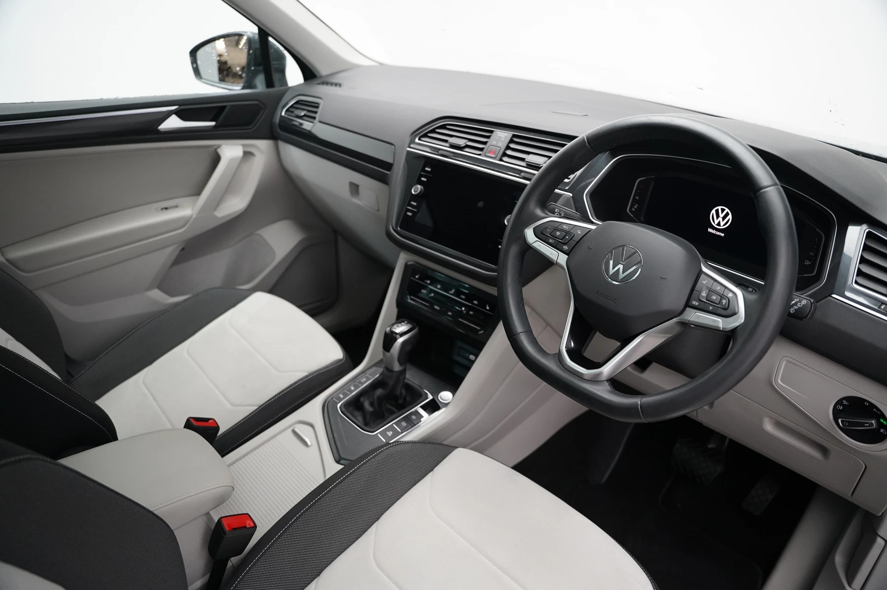 Volkswagen-Tiguan-image-5