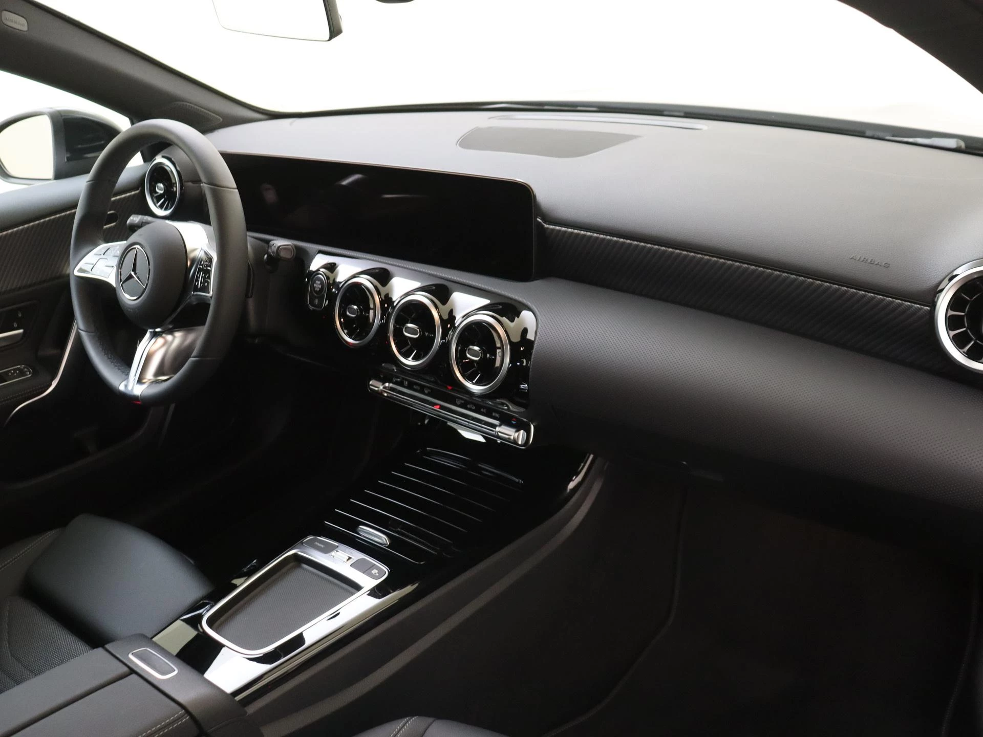 Mercedes-Benz-A-Klasse-image-4