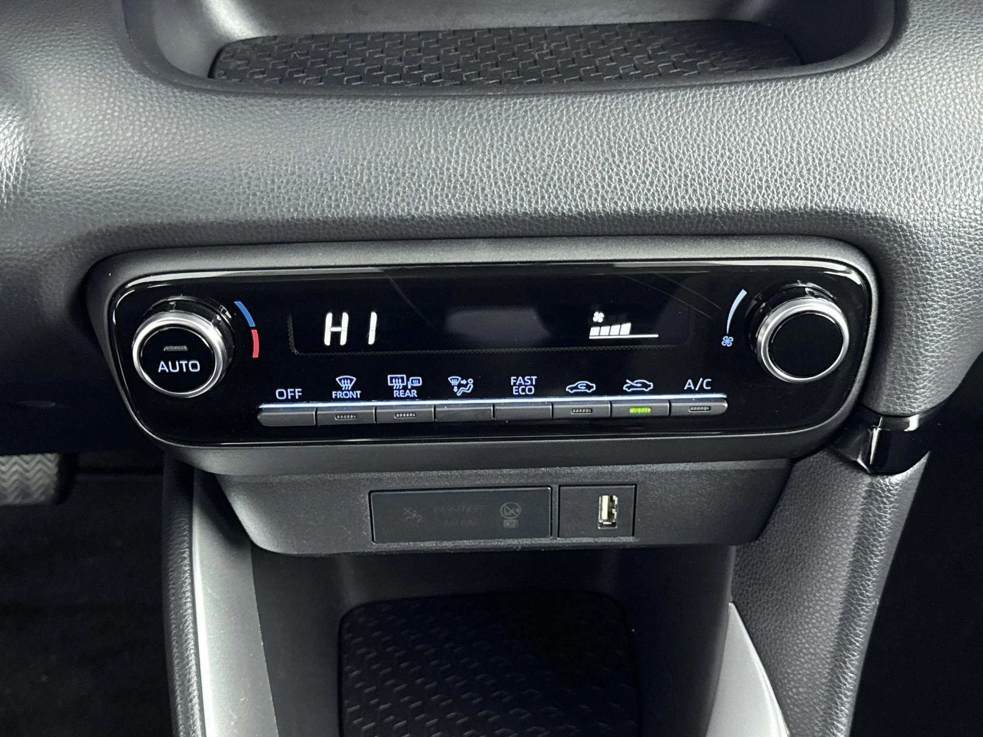 Toyota-Yaris-image-18
