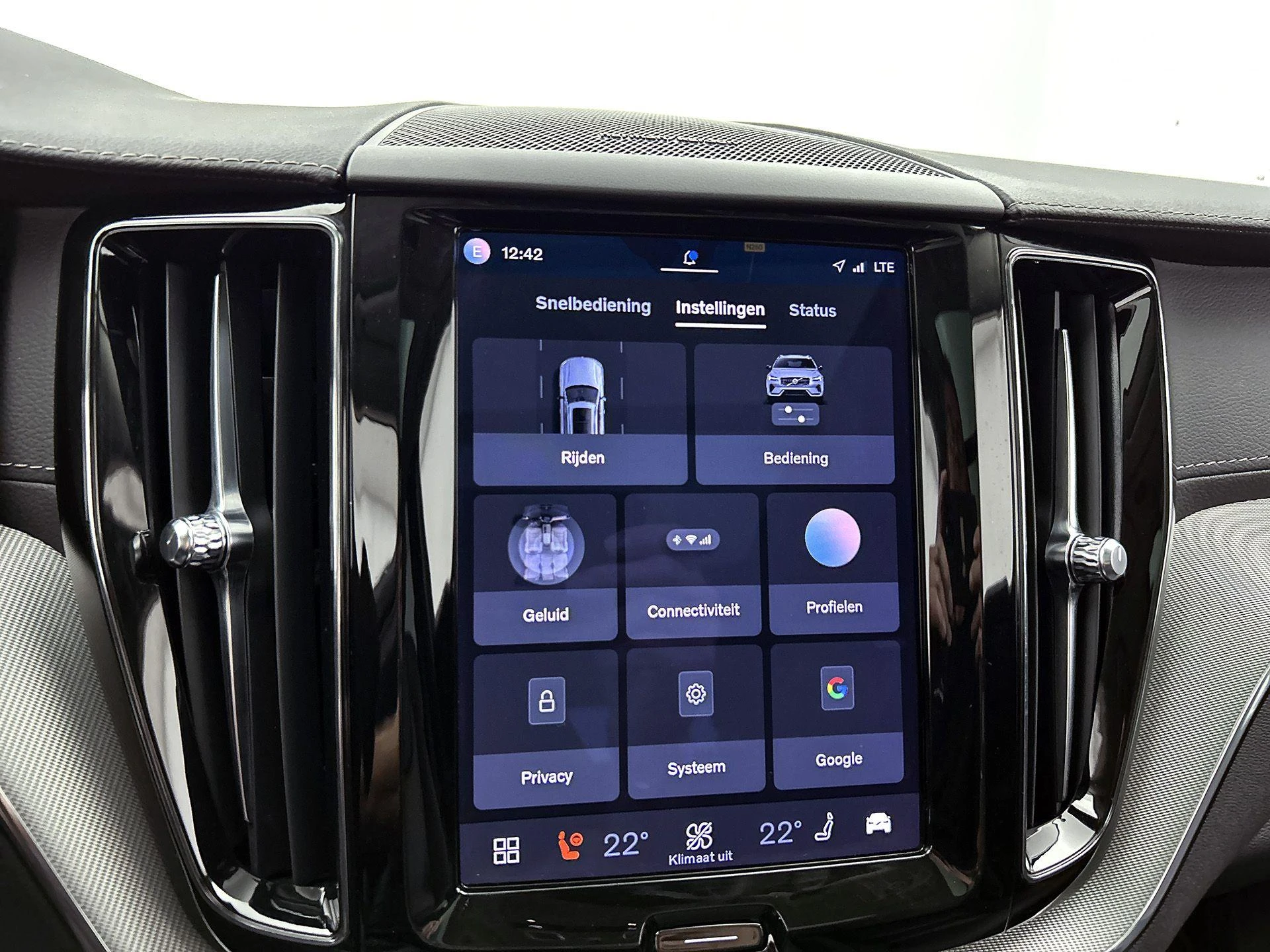 Volvo-XC60-image-12