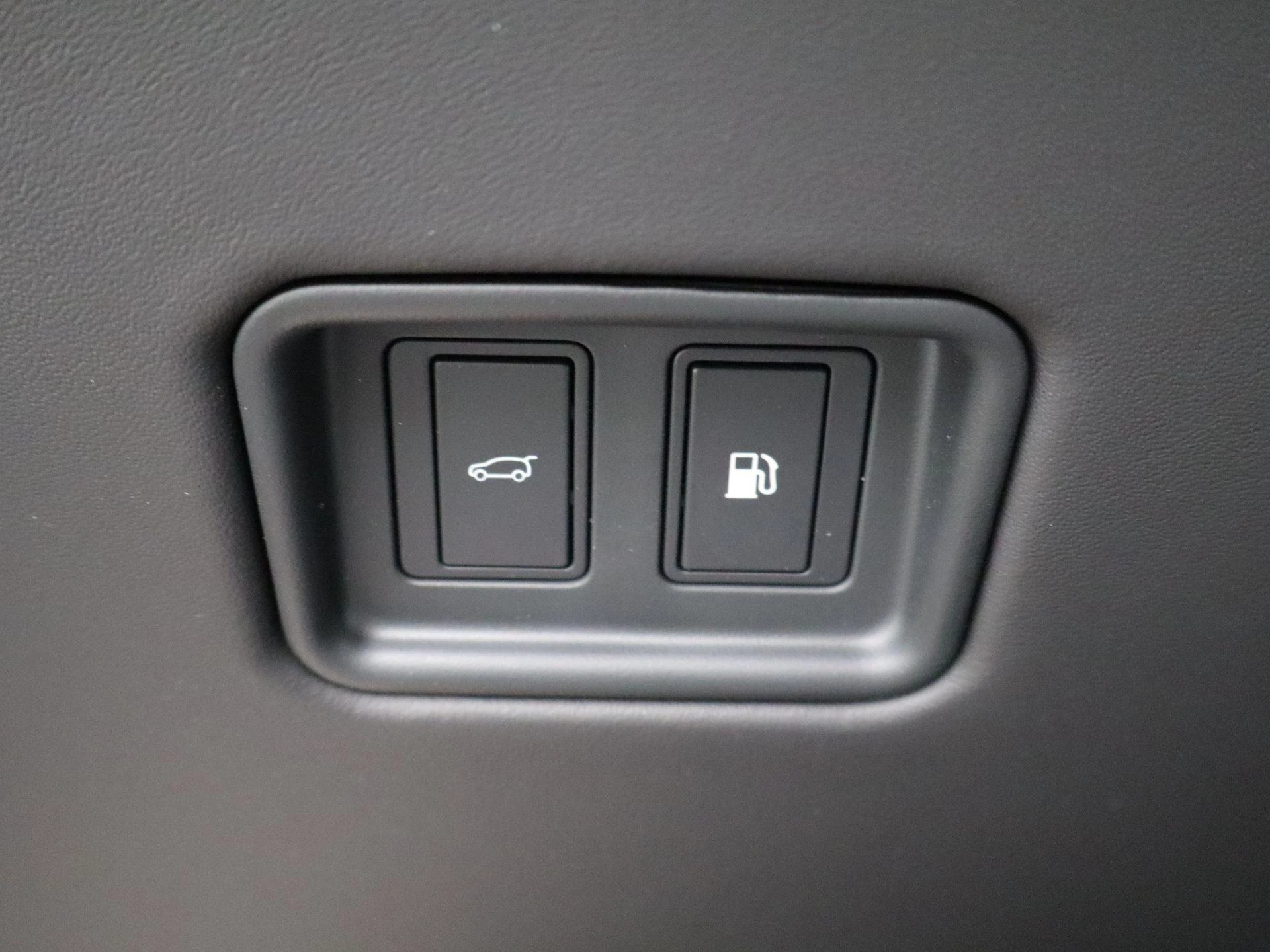 Land Rover-Range Rover-image-25