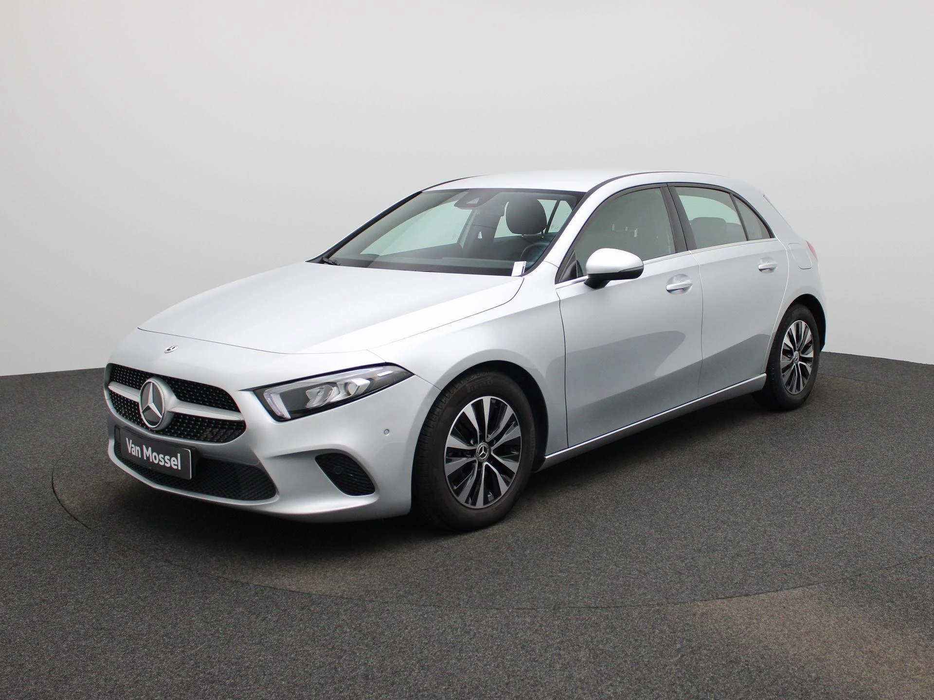 Mercedes-Benz-A-Klasse-image-0
