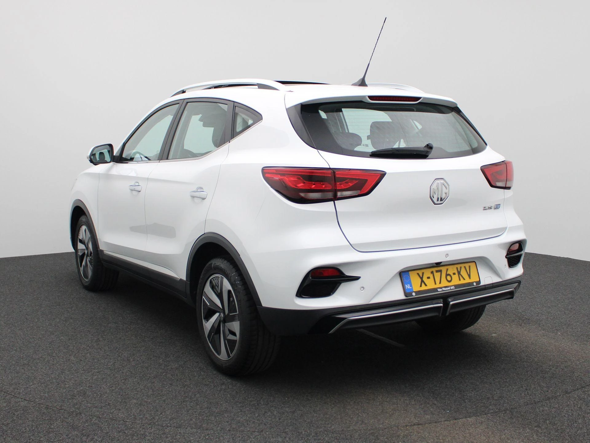 MG-ZS EV-image-1