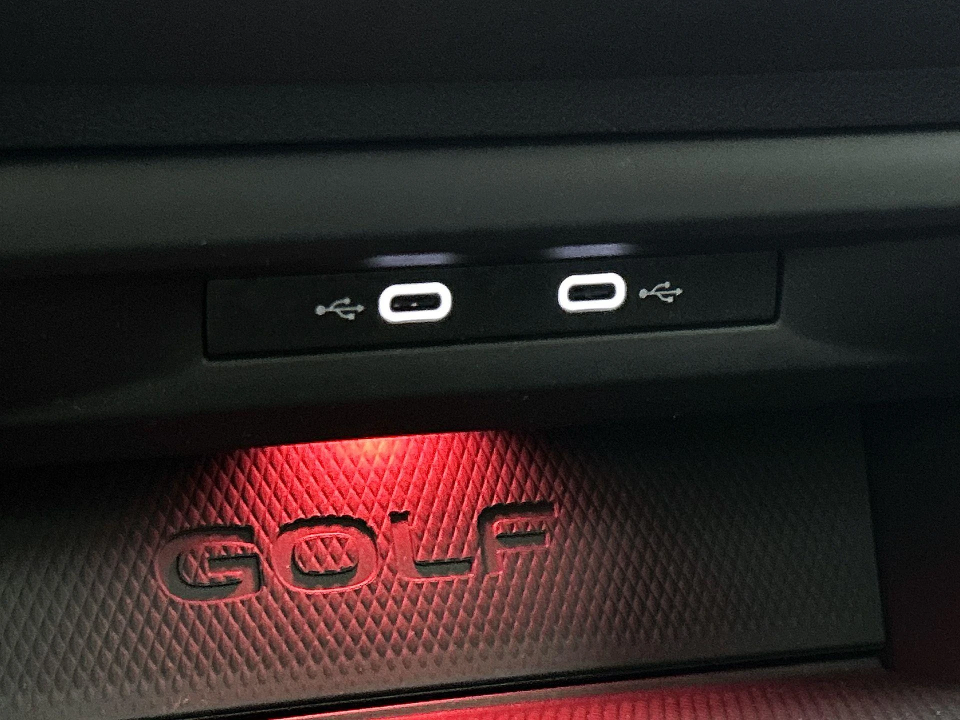 Volkswagen-Golf-image-47