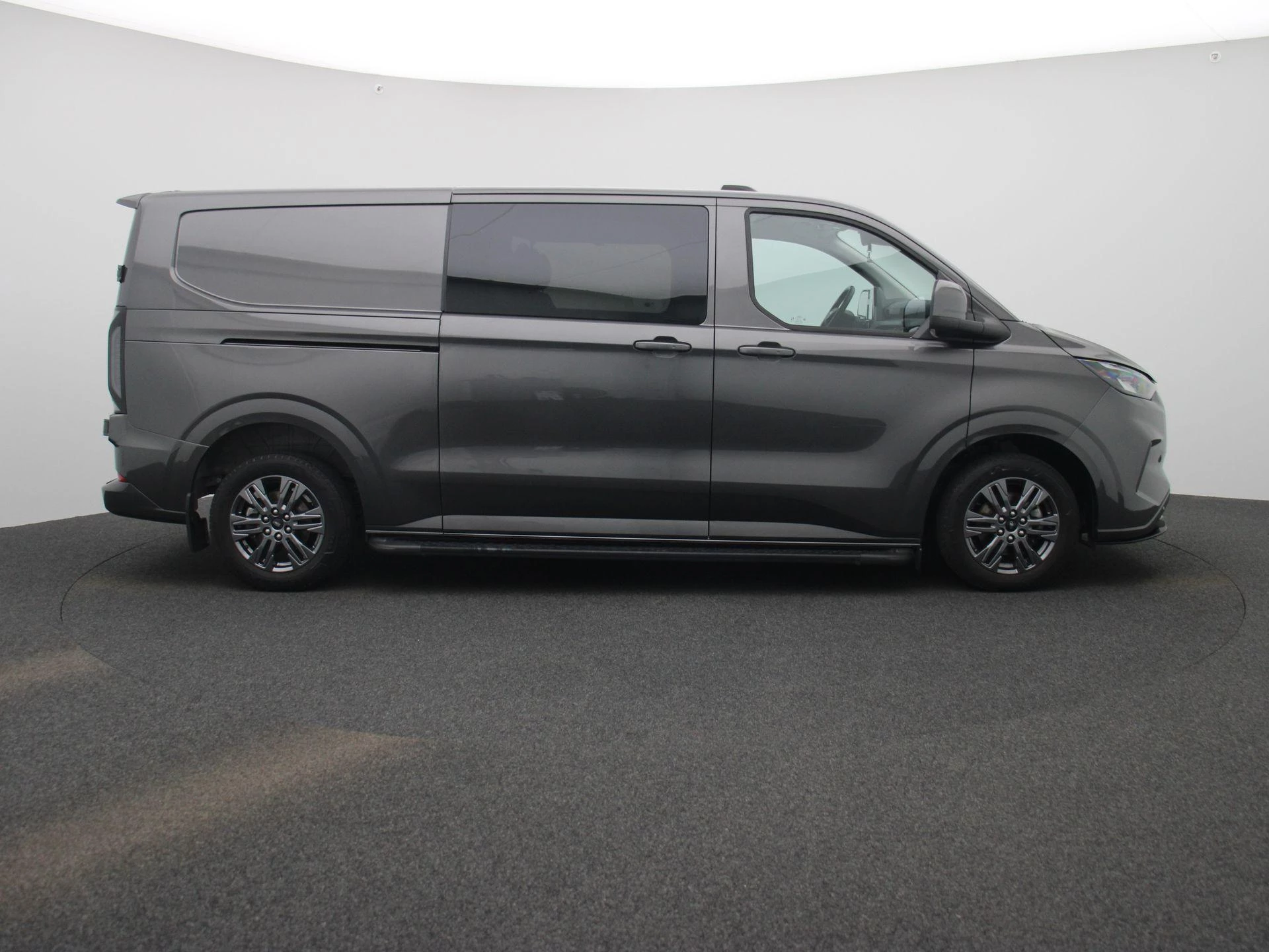 Ford-Transit Custom-image-5