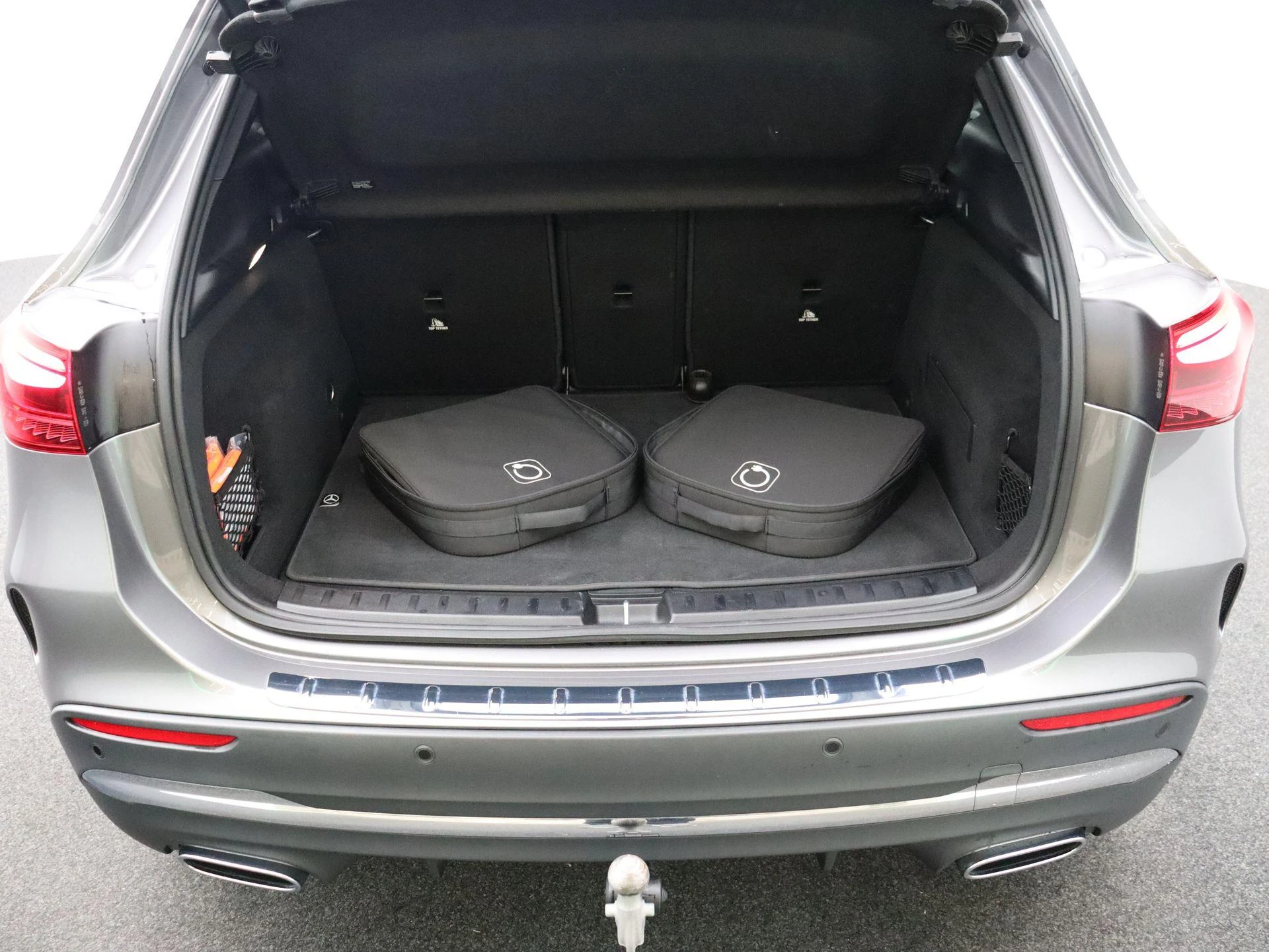 Mercedes-Benz-GLA-image-29