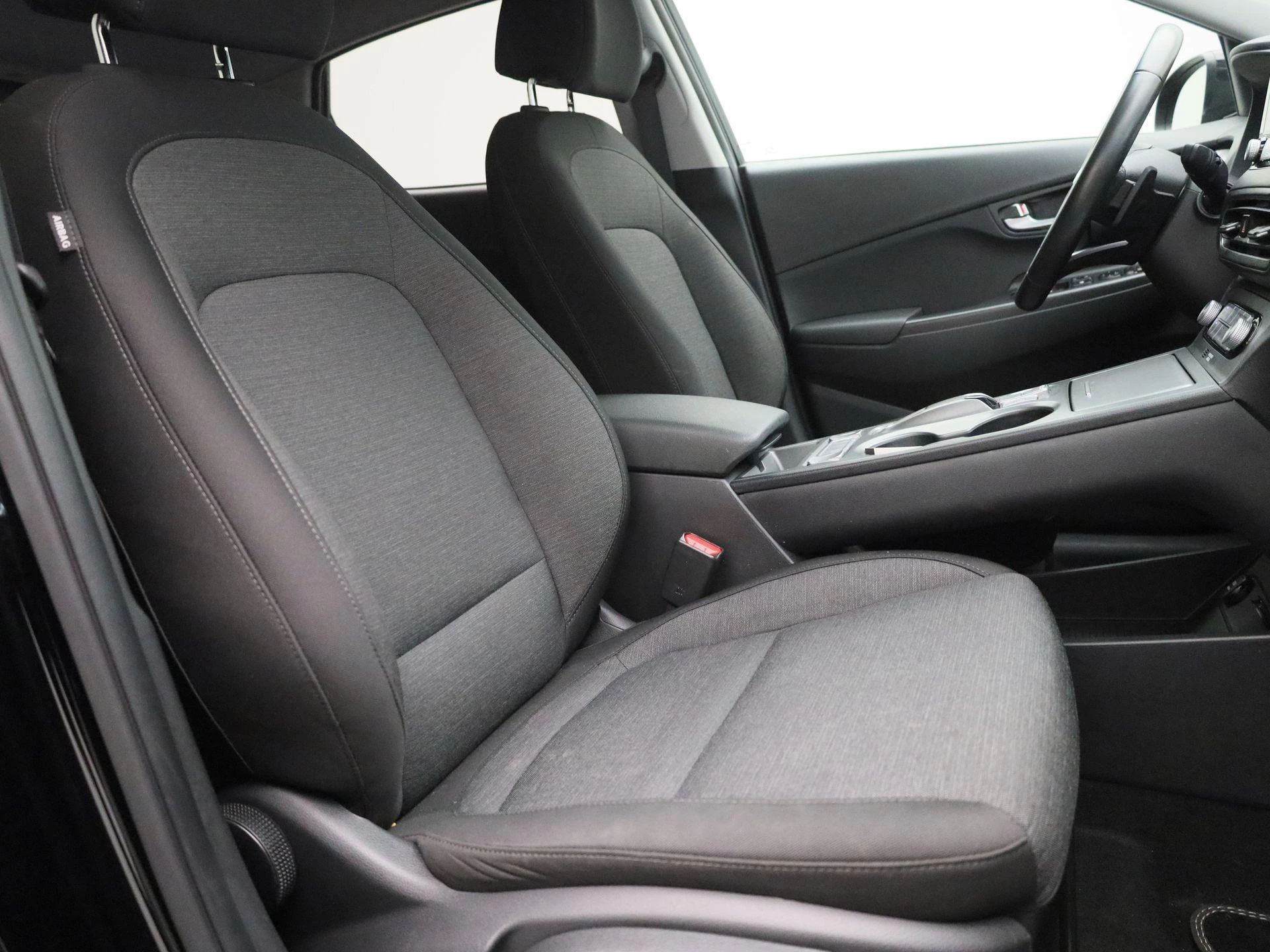 Hyundai-Kona-image-31