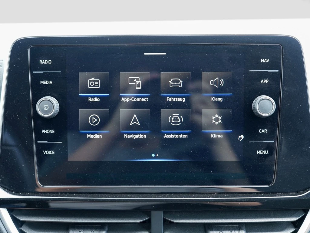 Volkswagen-T-Roc-image-12