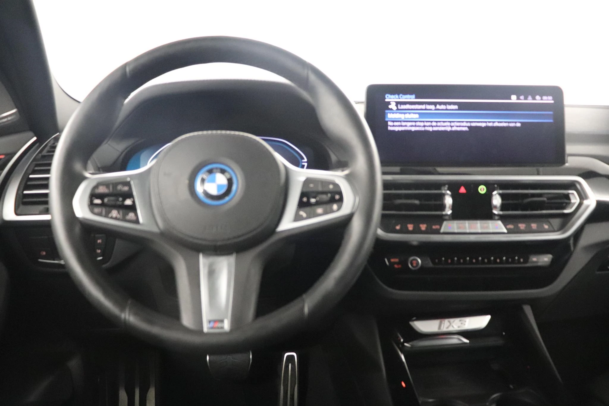 BMW-iX3-image-13