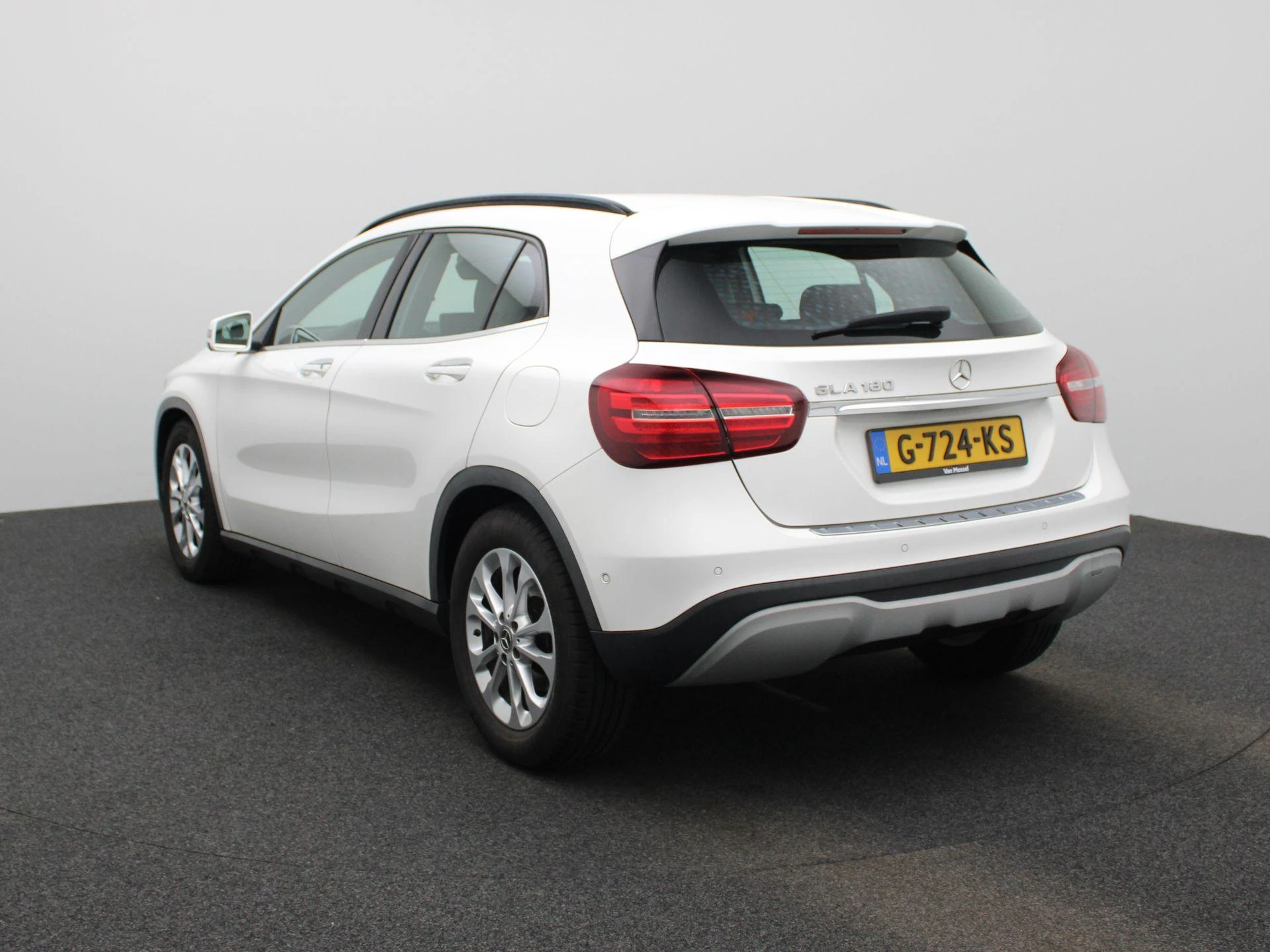 Mercedes-Benz GLA 180 Business Solution Limited