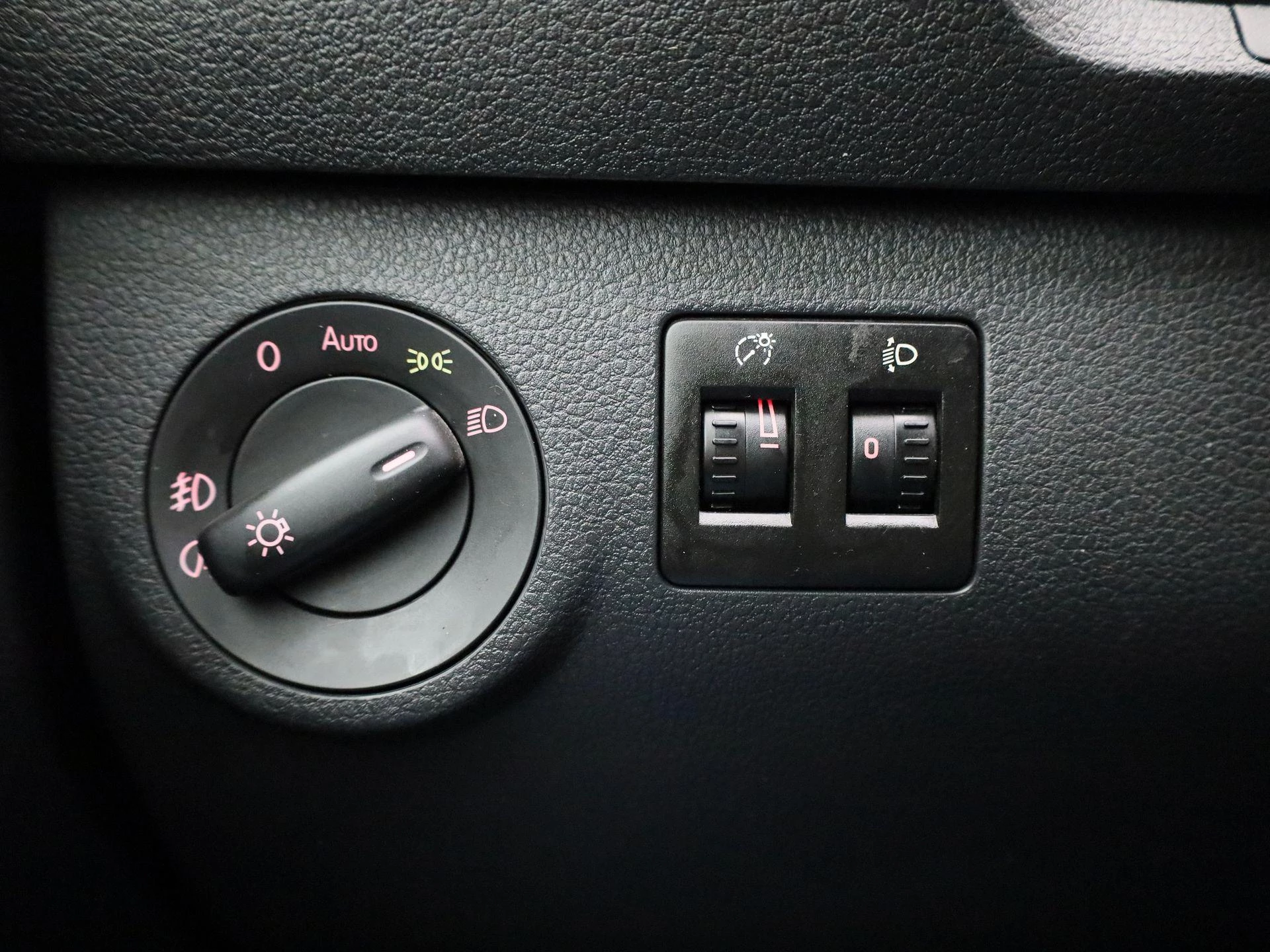 Volkswagen-Caddy-image-16