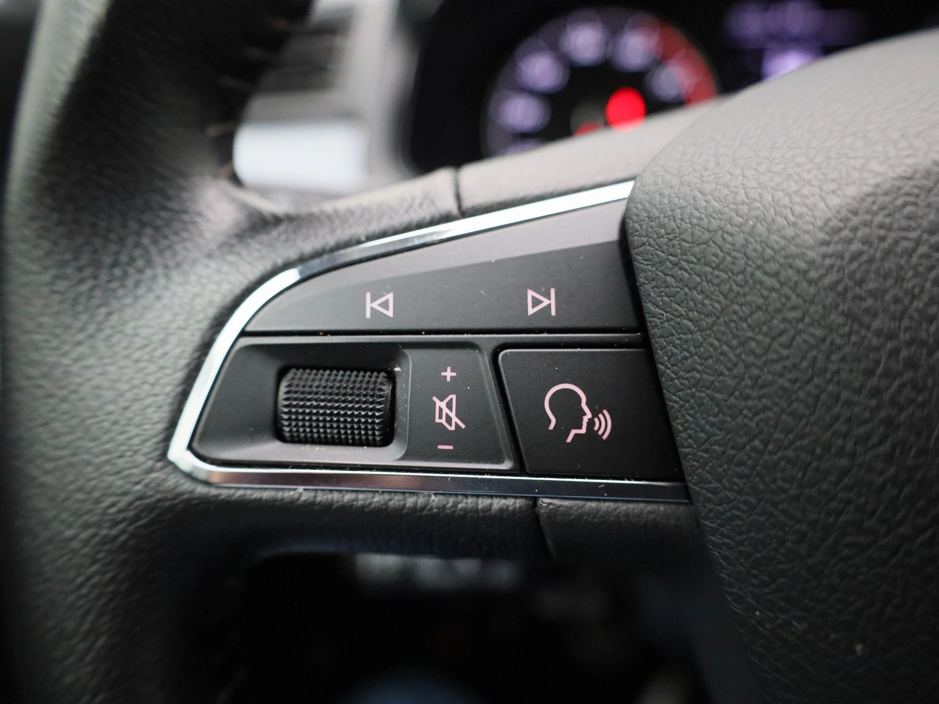 SEAT-Arona-image-17