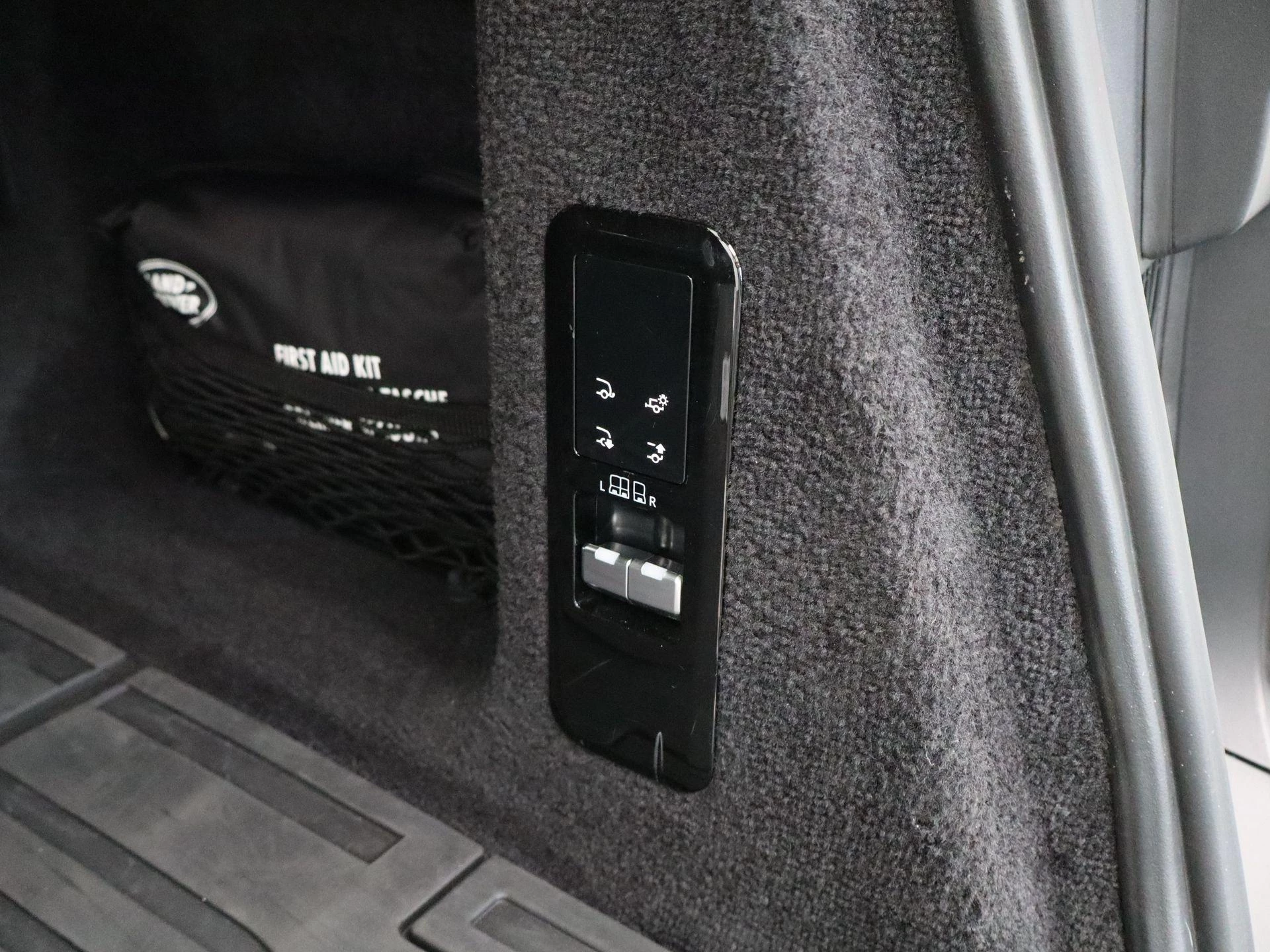 Land Rover-Range Rover Sport-image-33