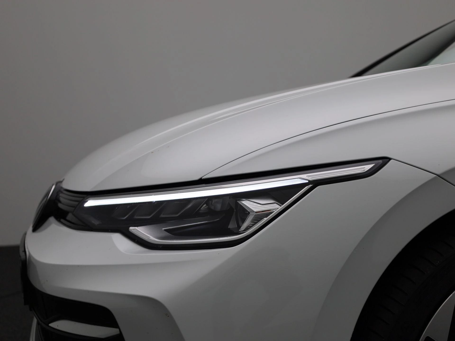 Volkswagen-Golf-image-14