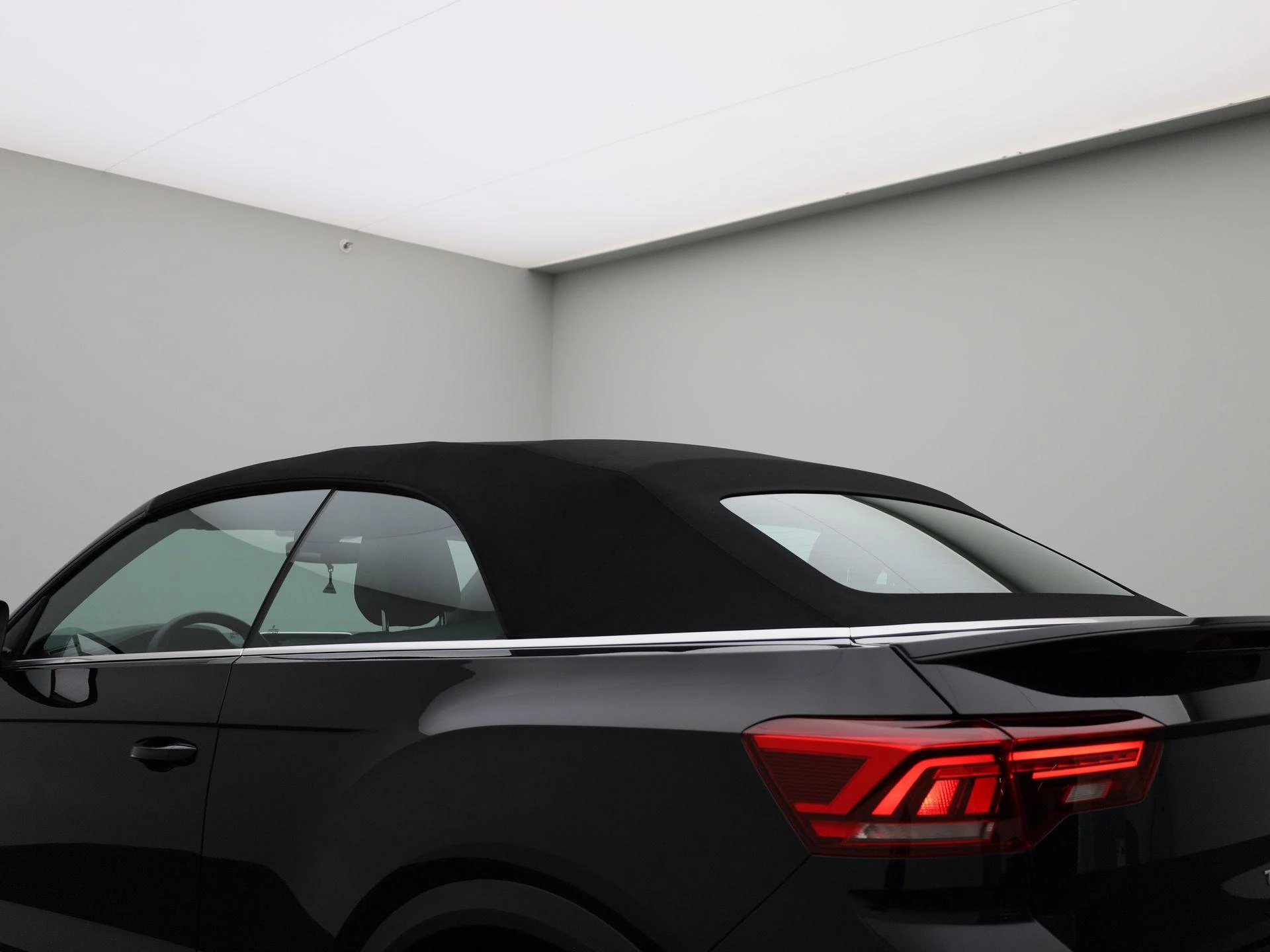 Volkswagen-T-Roc-image-14