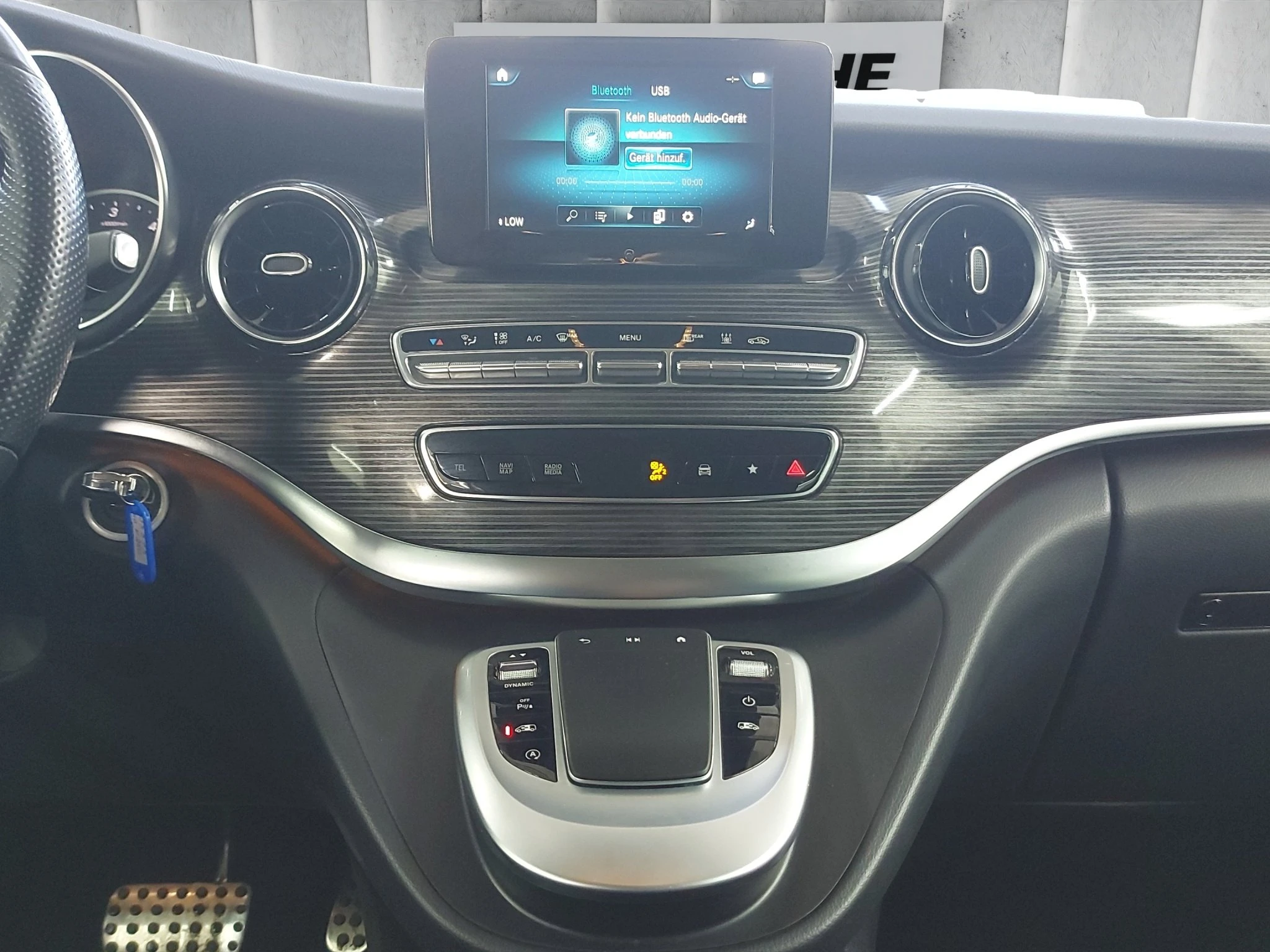 Mercedes-Benz-V-Klasse-image-14