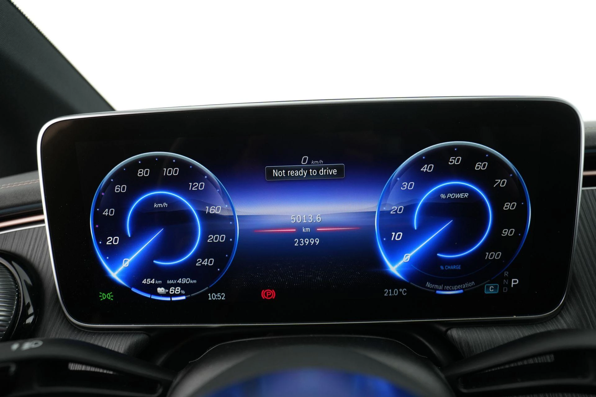 Mercedes-Benz EQE 300 Luxury Line + LEDER + TREKHAAK + CARPLAY + CAMERA +