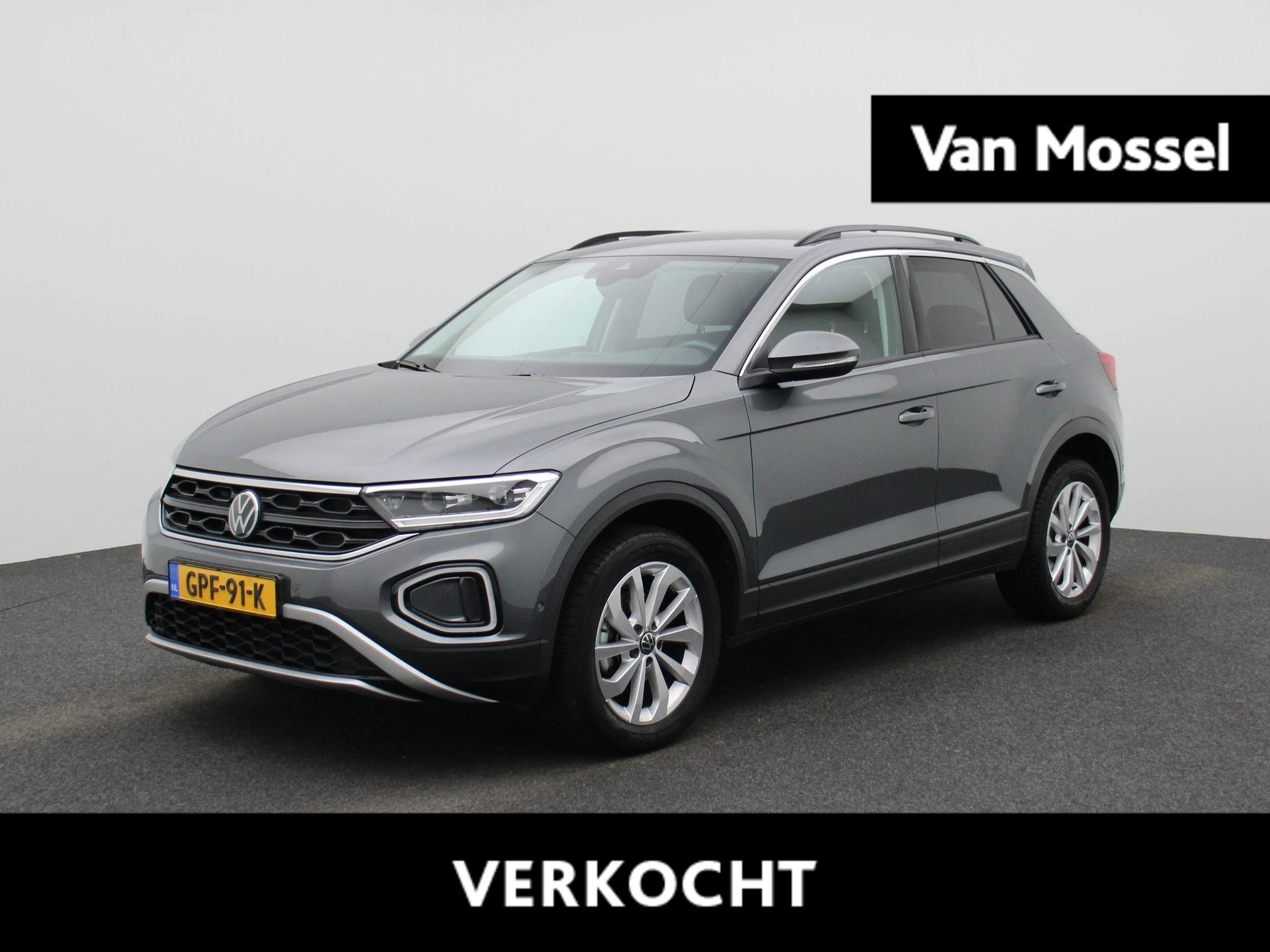 Volkswagen-T-Roc-image-0