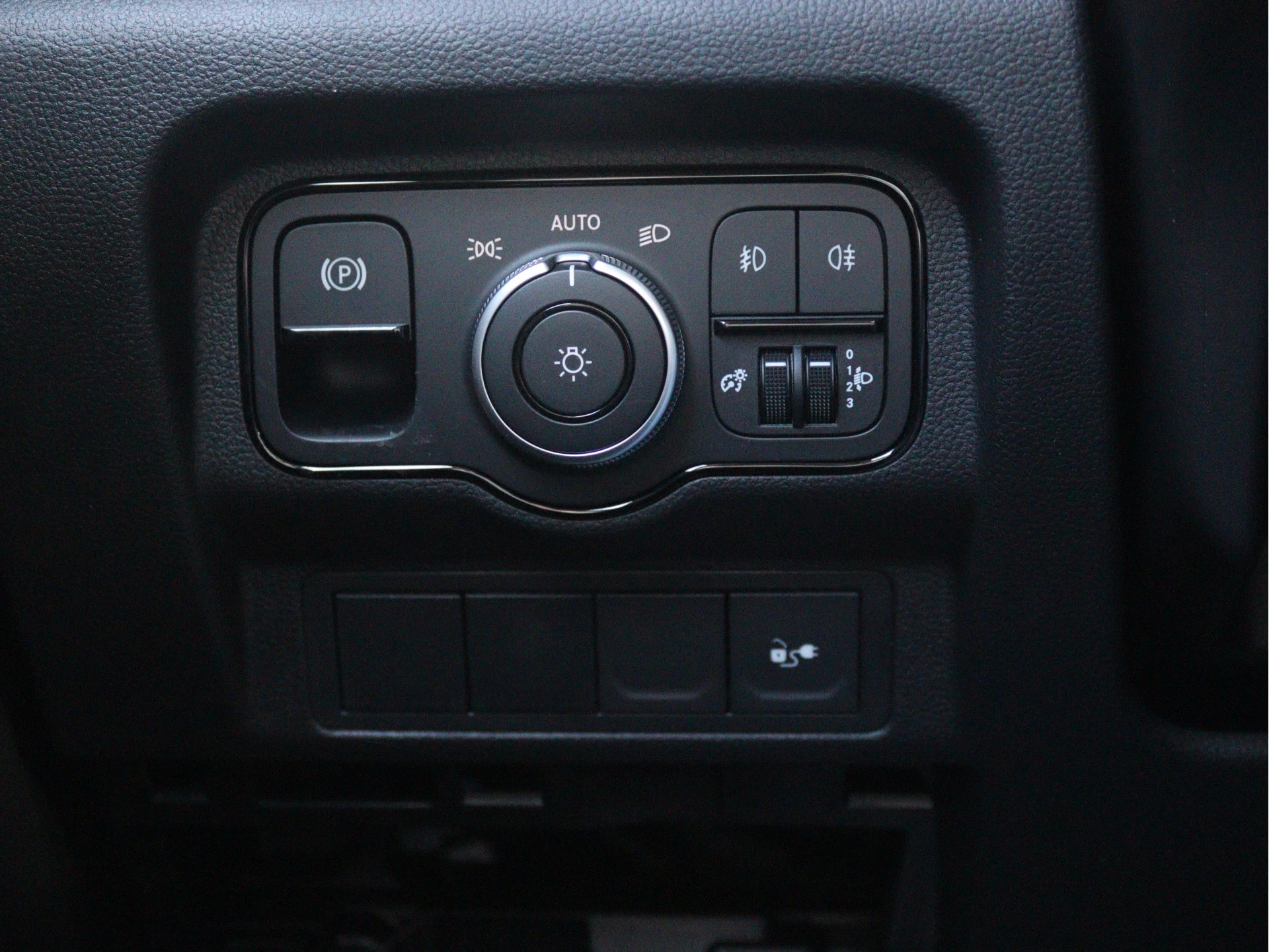 Mercedes-Benz-eCitan-image-11