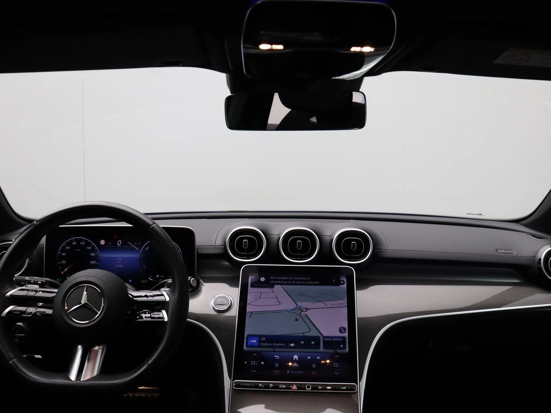 Mercedes-Benz-C-Klasse-image-25