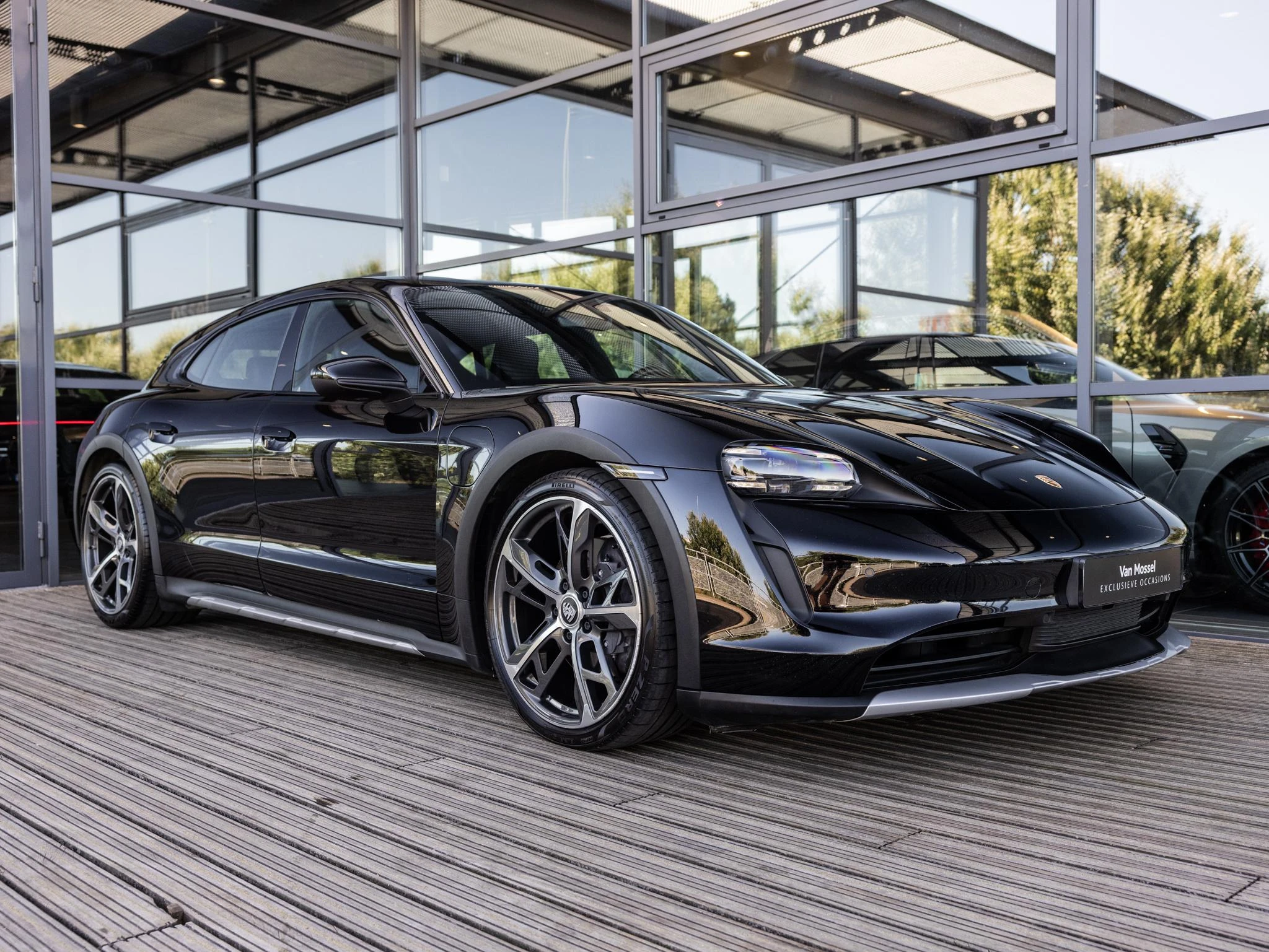 Porsche-Taycan-image-9