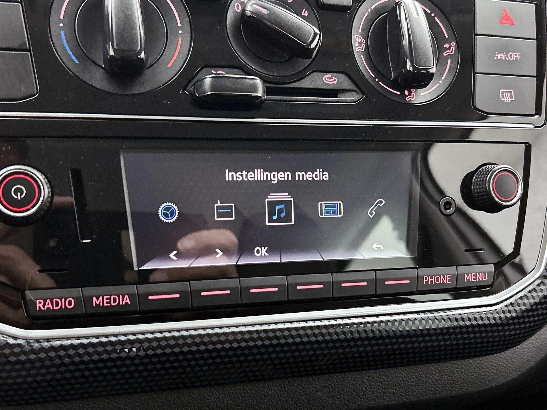 Volkswagen-up!-image-5