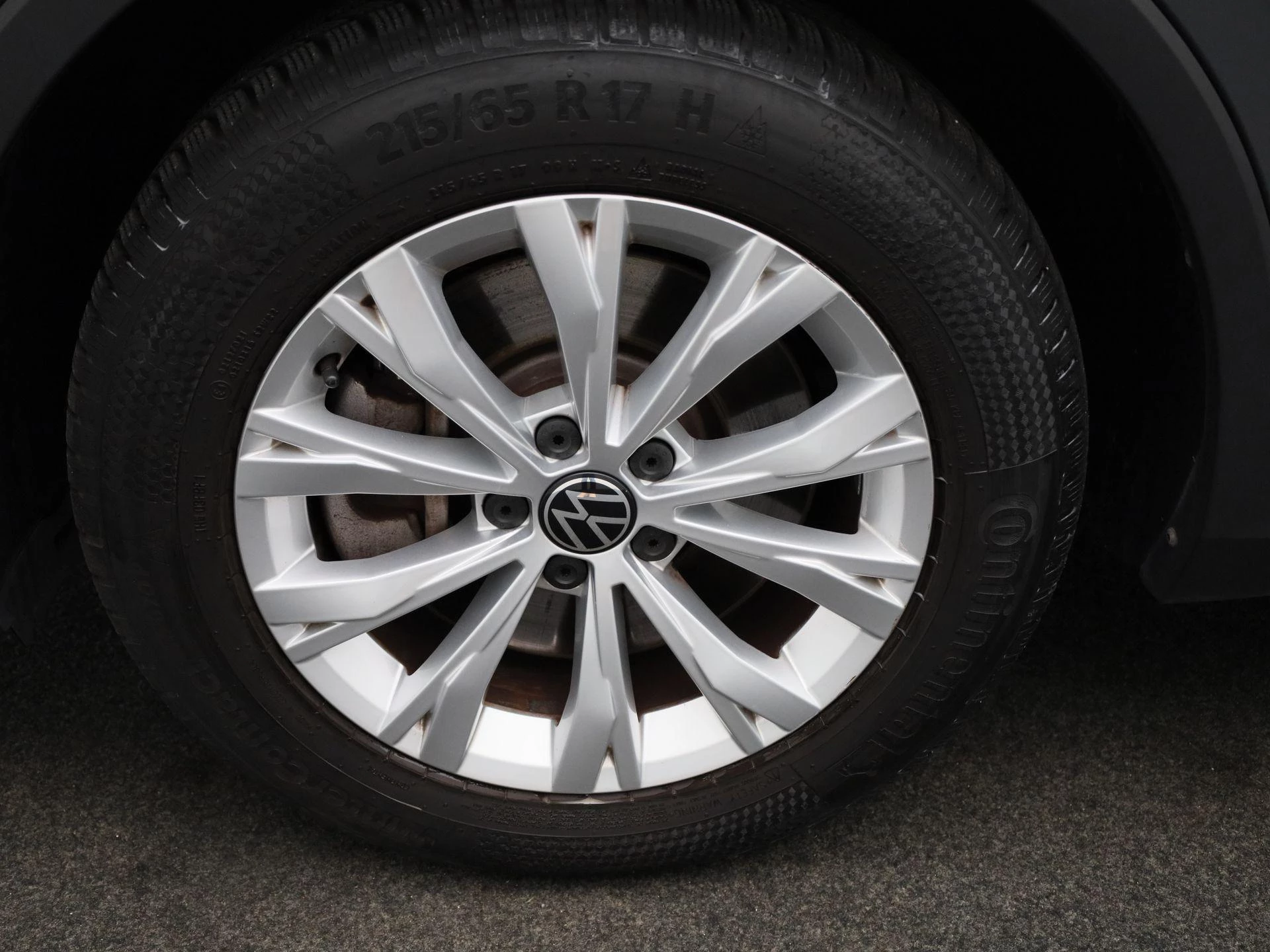 Volkswagen-Tiguan-image-14