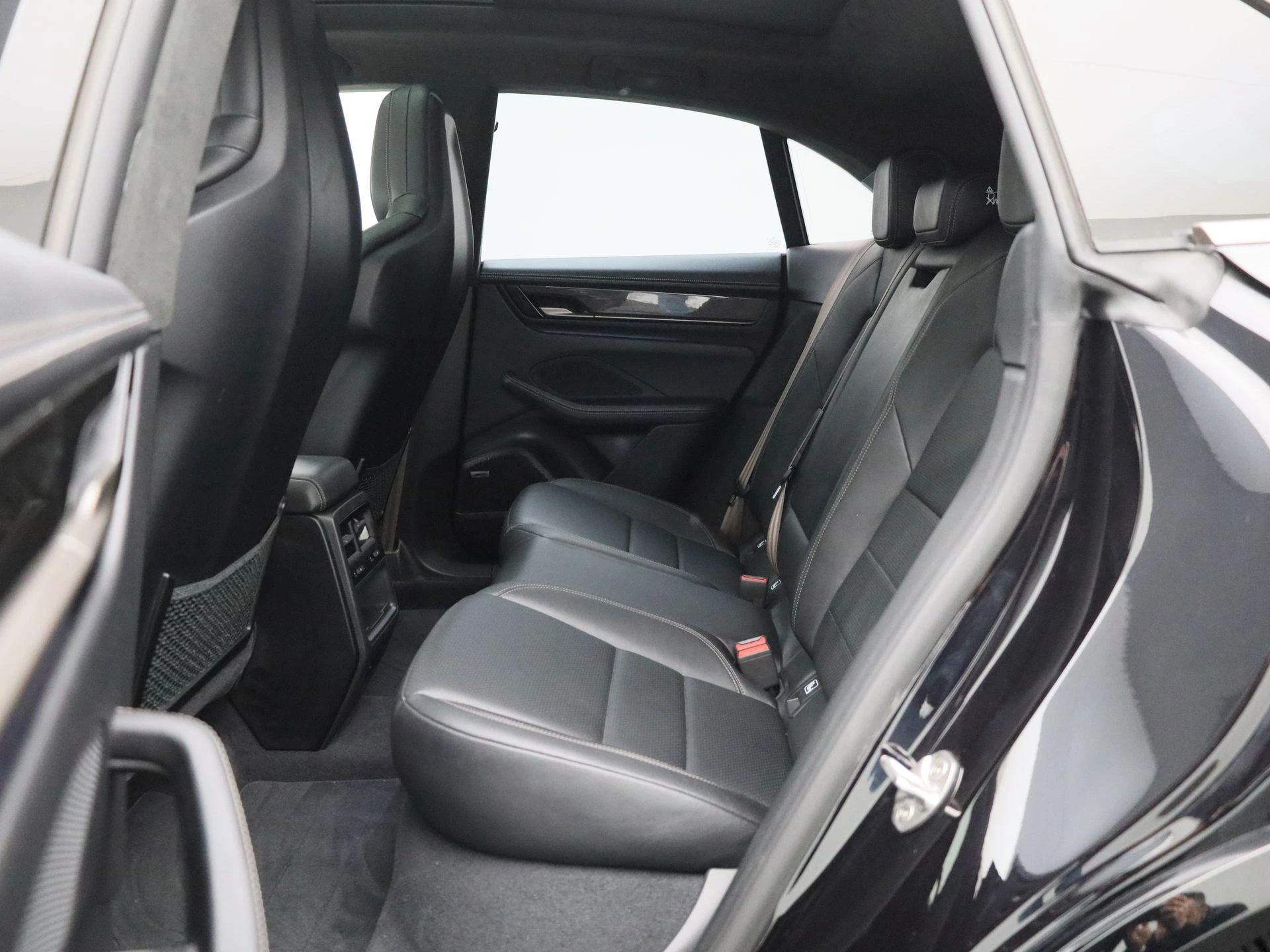 Porsche-Macan-image-11