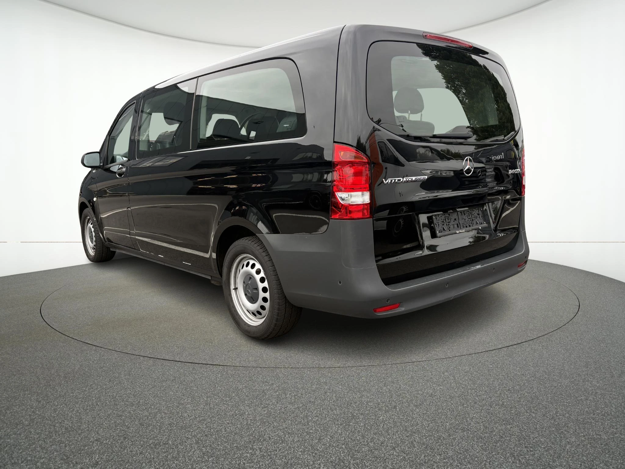 Mercedes-Benz-Vito-image-3